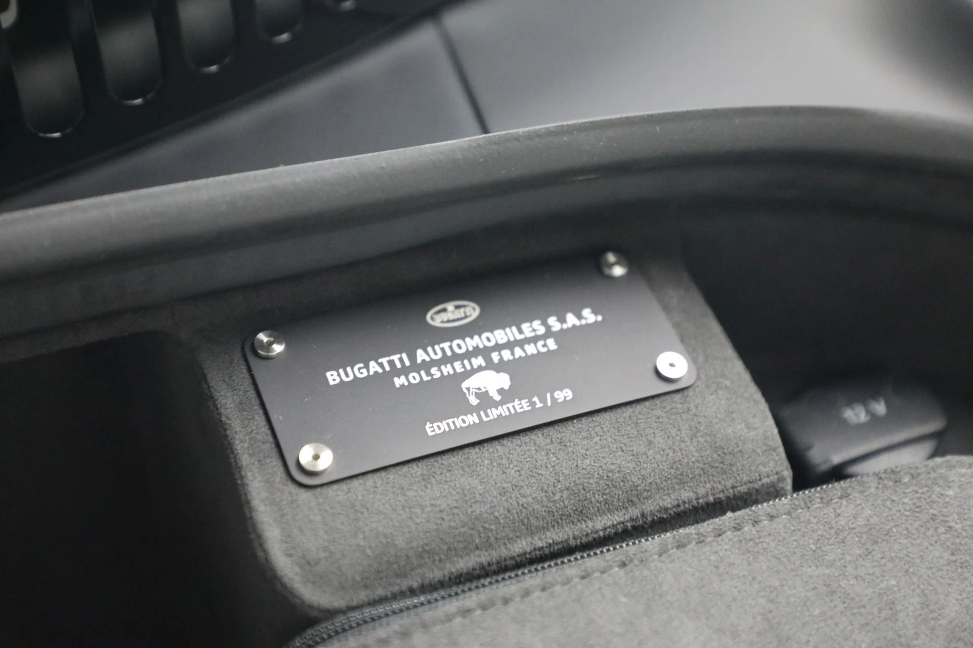 mph032_1082977598_Used_2025_Bugatti_Mistral_86bf0ea141