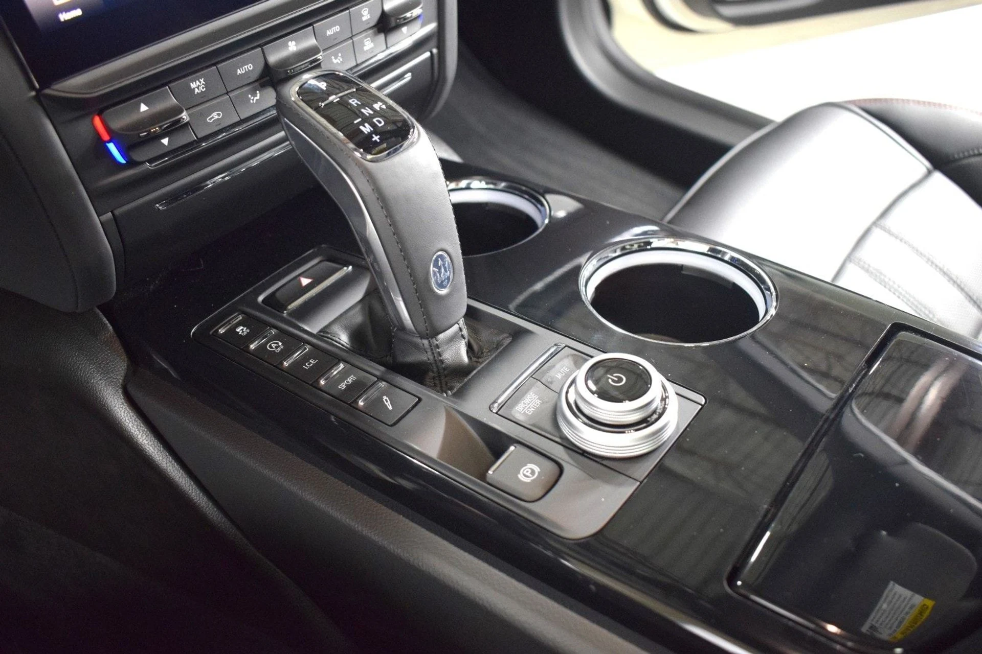 mph032_108541118_d89e658f45e4d4aec3f7667fdf5ec11cx_f31bc8ddf6