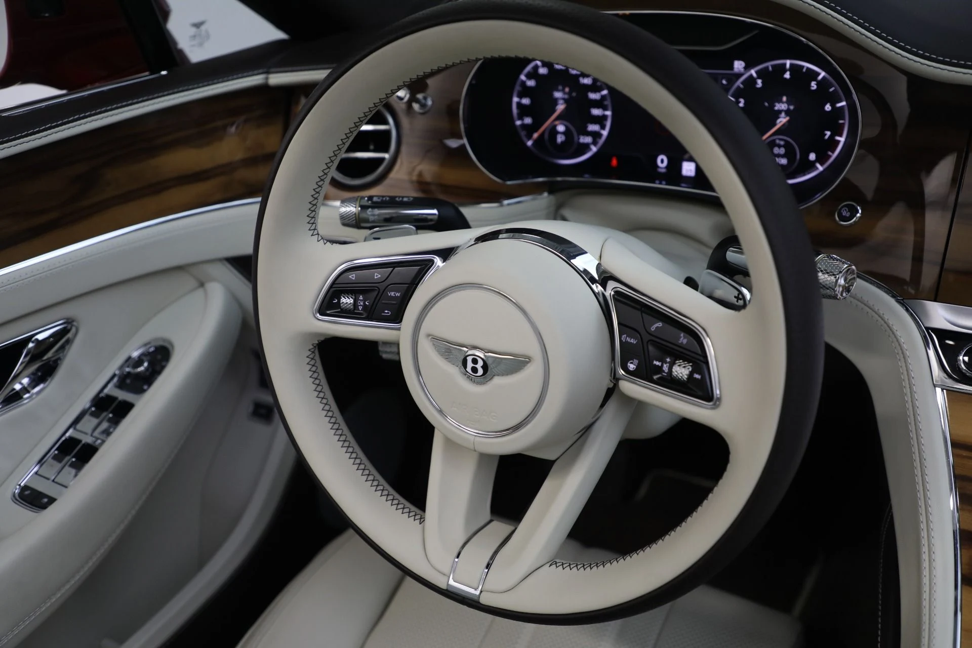 mph032_108695977_Used_2022_Bentley_Continental_GTC_V8_6950c98c41