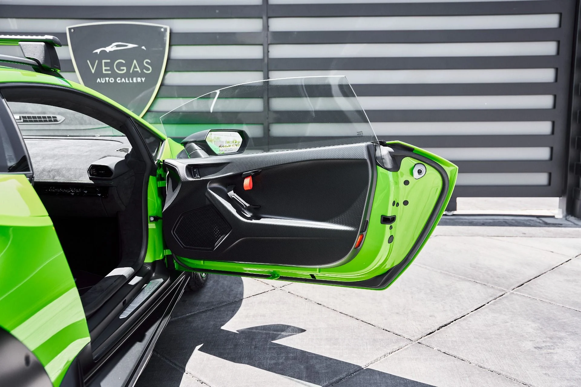 mph032_1087680528_Used_2023_Lamborghini_Huracan_Sterrato_Base_1779238866_f46a7bafdd