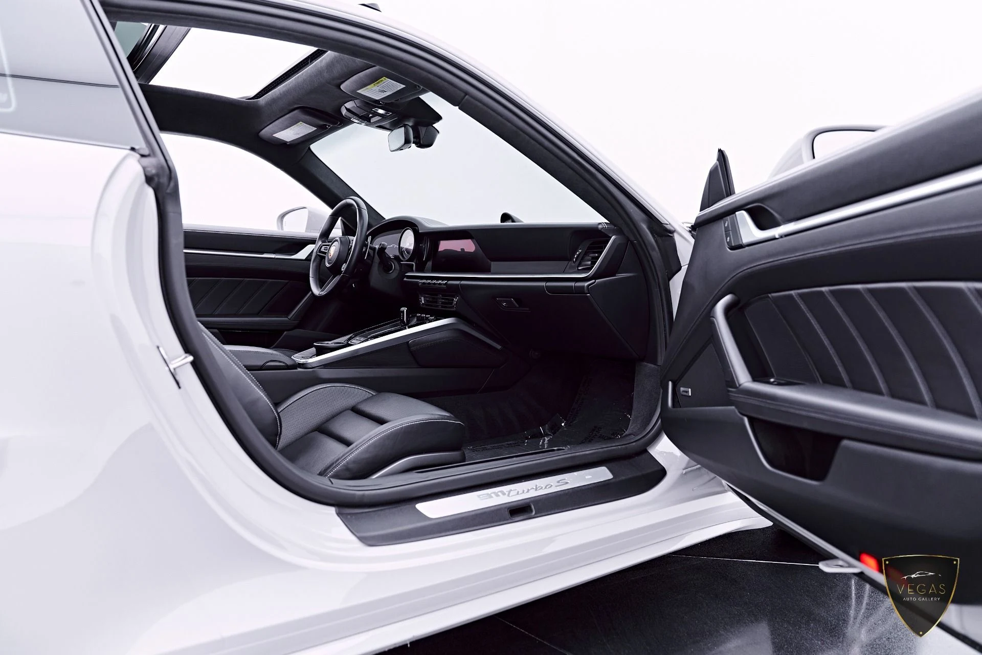 mph032_1090015497_Used_2022_Porsche_911_Turbo_S_1782757607_66696448a4