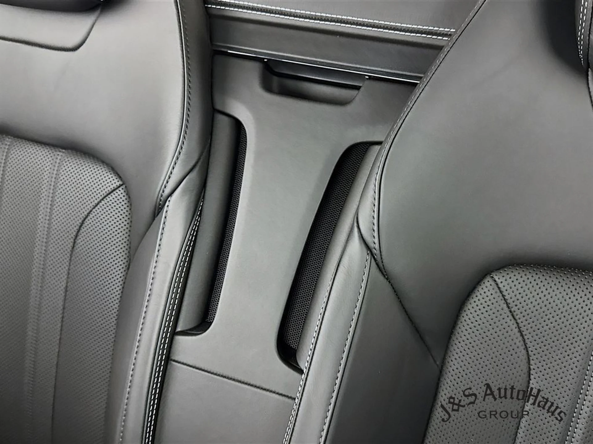 mph032_1095816814_eh1aejphjdk8c4cz02w3666jn7iz_c2016c6424