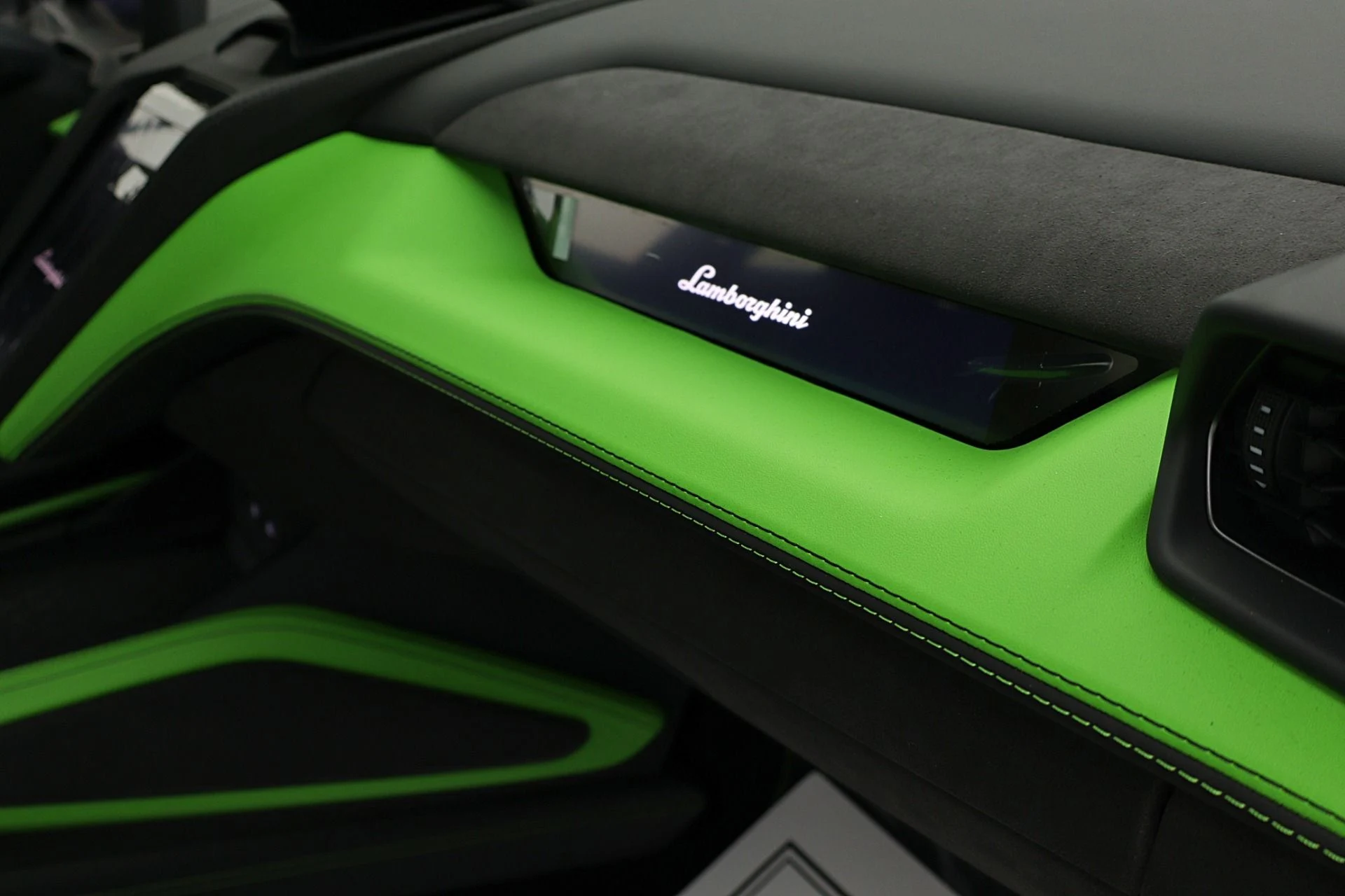 mph032_1101425439_New_2026_Lamborghini_Temerario_7e3b7a59f9