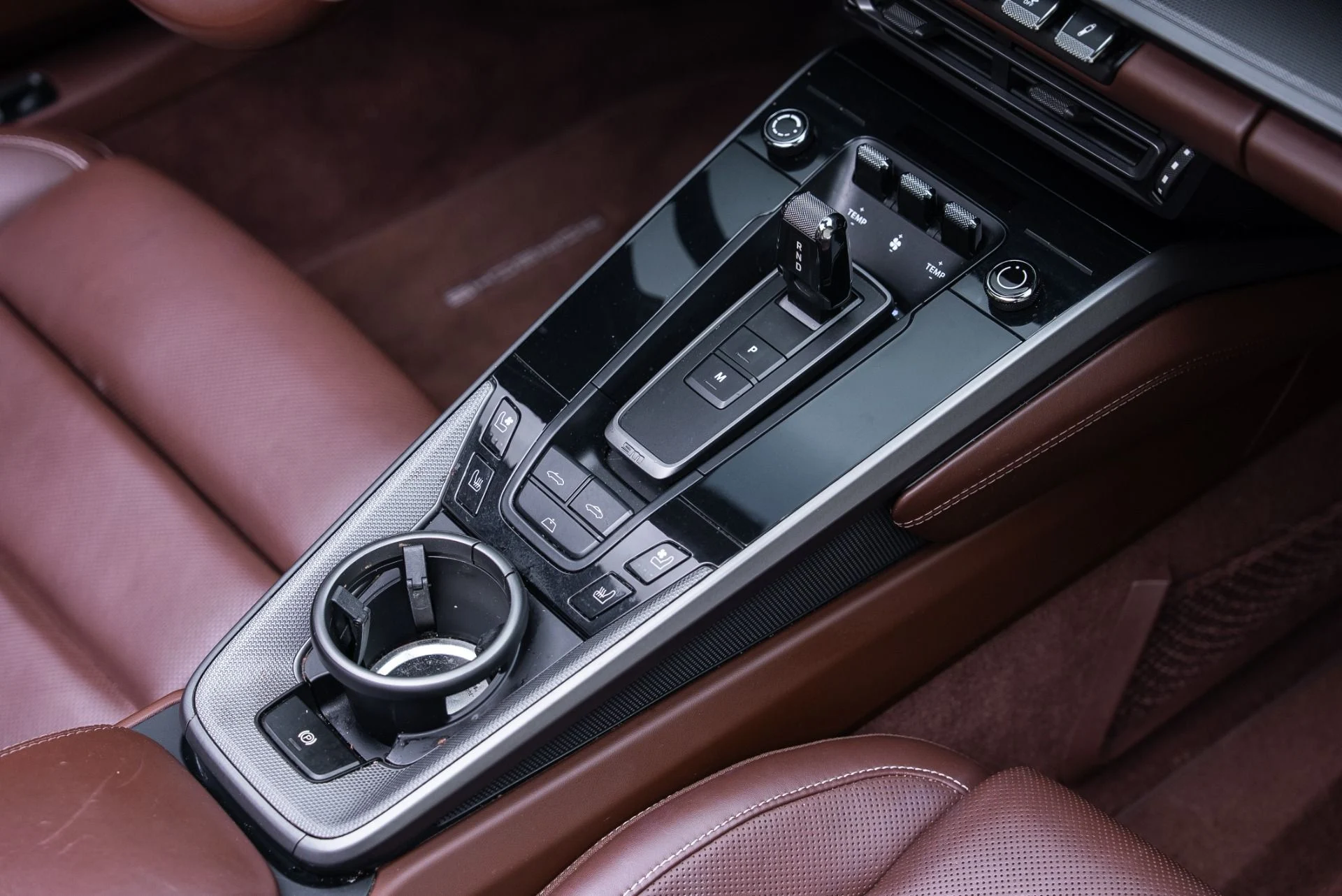 mph032_1101879497_Used_2024_Porsche_911_Carrera_1765496824_b4de4ae281