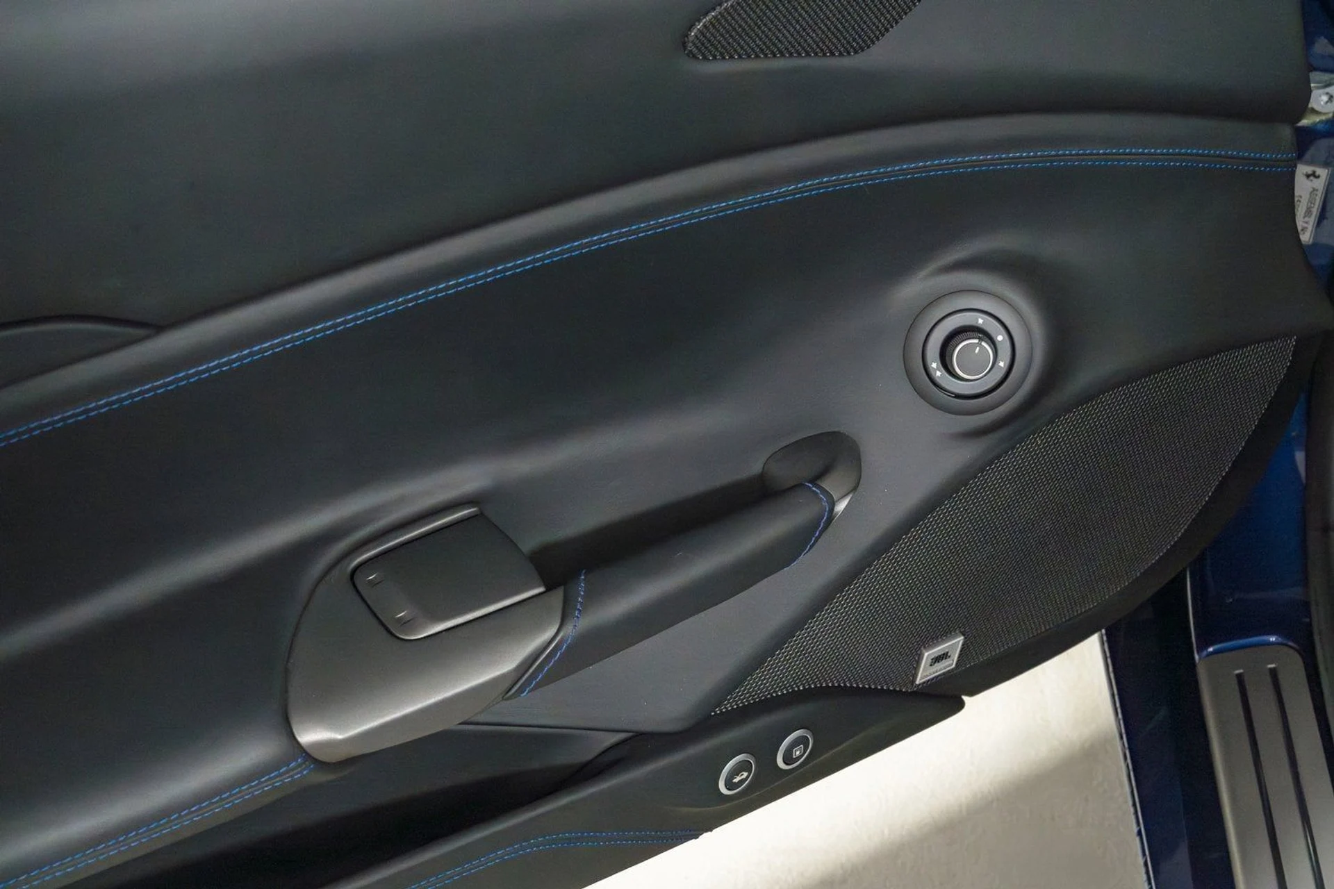 mph032_1111051988_2b8a2764271f4e3f95ad5e5c84c93433_54011929a9