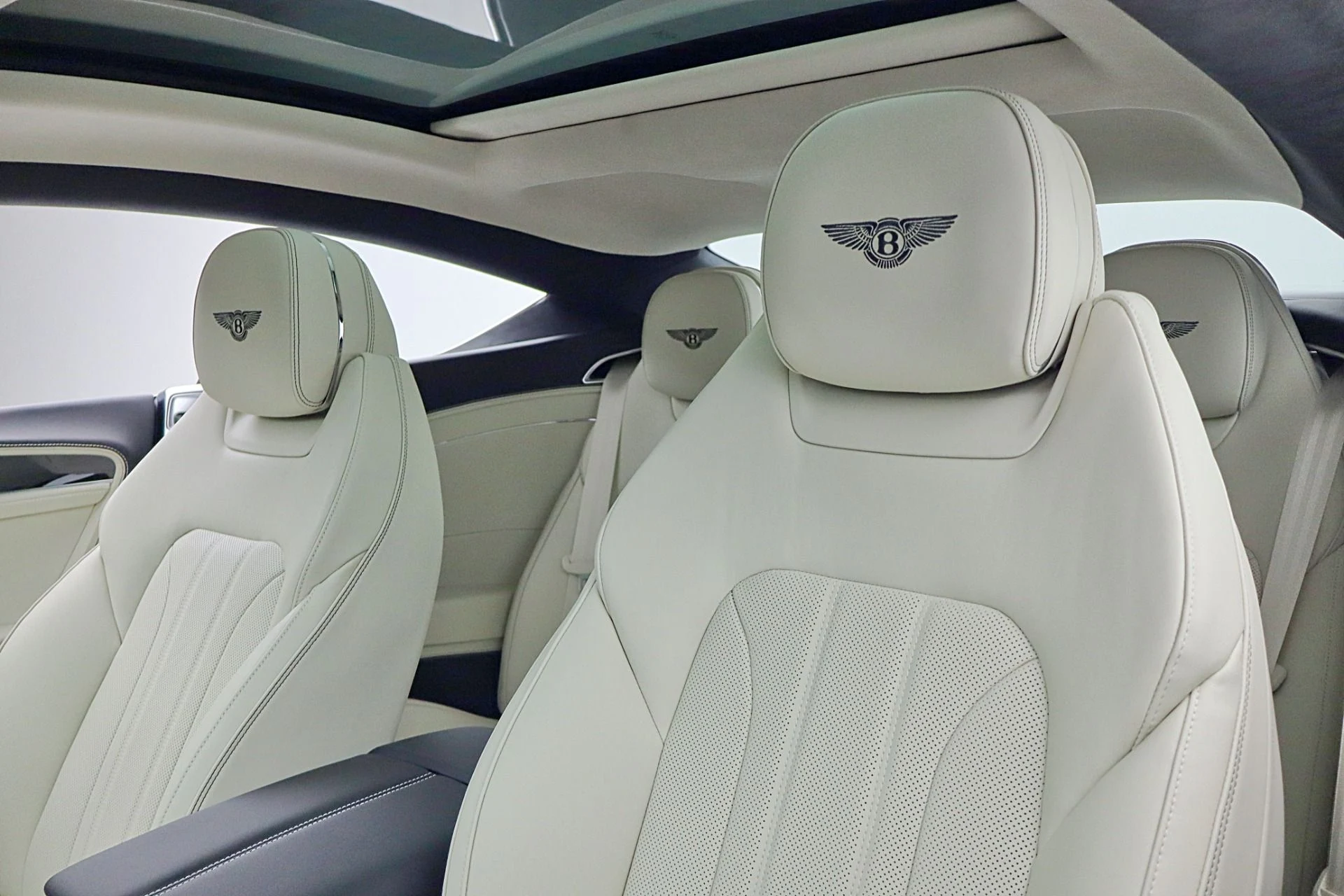 mph032_1126563512_New_2026_Bentley_Continental_GT_2e072e4068