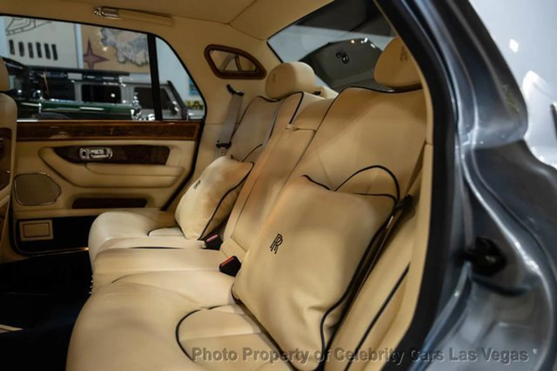 mph032_1129176838_used_2002_rolls_royce_silver_seraph_lastofline1of120forus170totalworldwide_9707_23079302_37_640_5b4a04cdeb