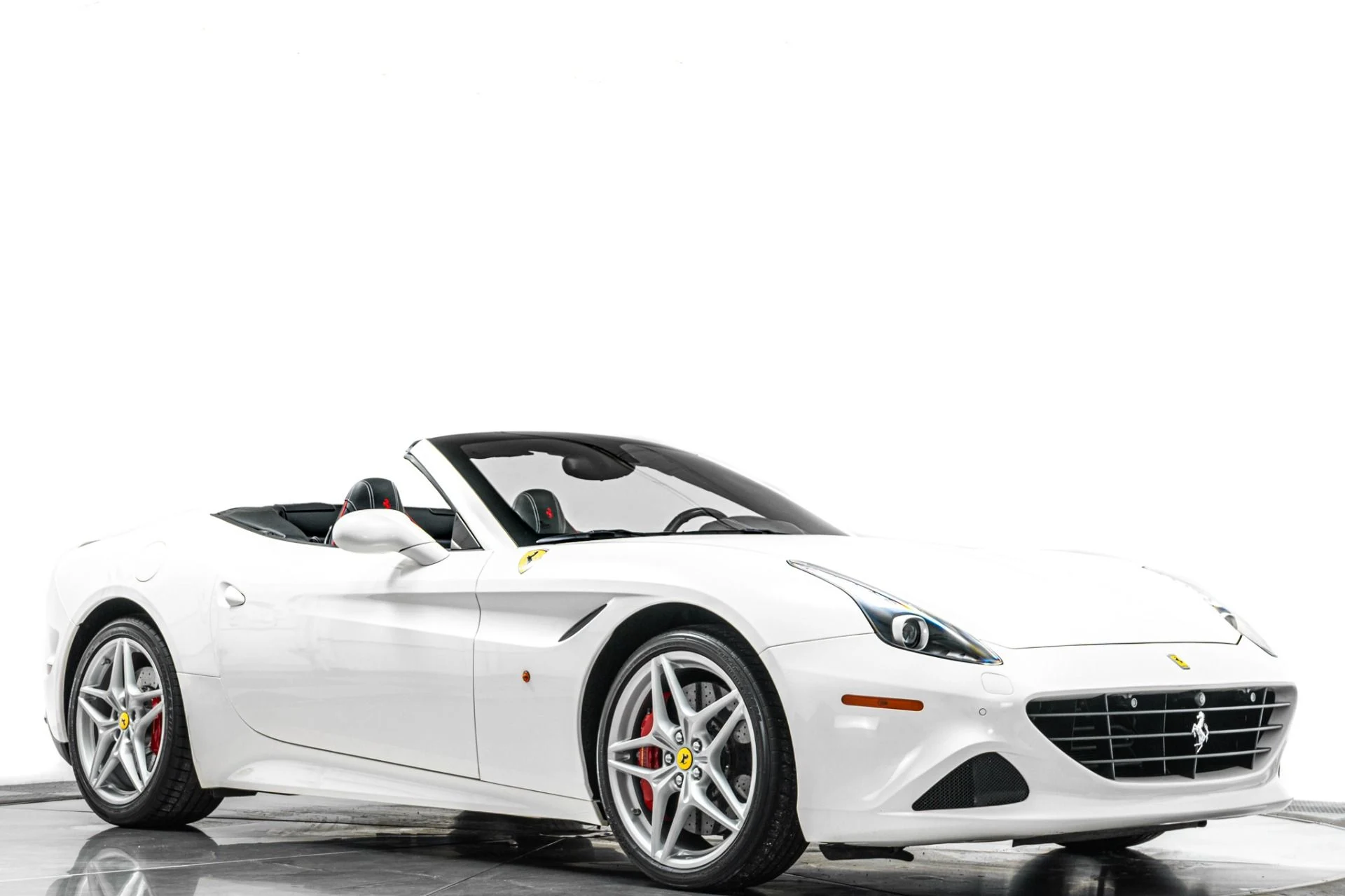 mph032_1140117370_Used_2016_Ferrari_California_T_257_K_MSRP_Ventilated_Seats_Carbon_Fiber_Driving_Zone_1790094264_e292ad3931