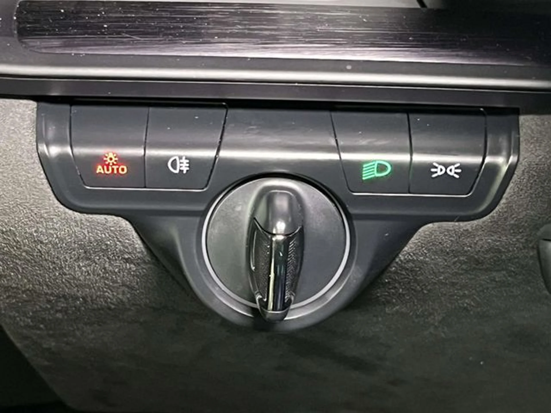 mph032_114020732_05731cd9216a9b2168c264c876f46b10x_adc034aea1