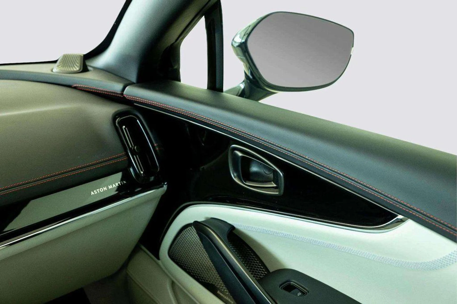 mph032_1147757691_R_Yl_N5_L_Ymc_KI_Dmnt_RX_Tkg_Kh_BF_6h_U_8a84f2a3bc