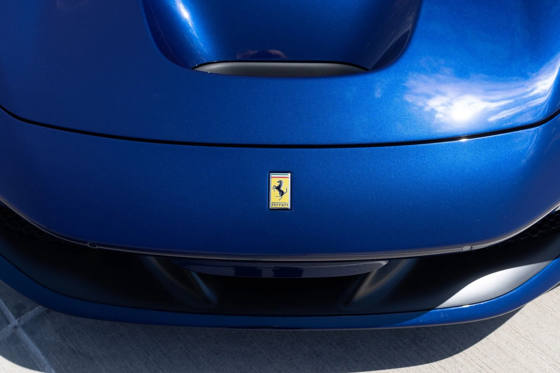 mph032_1155664823_Used_2022_Ferrari_F8_Spider_1778623083_0db2578a9b