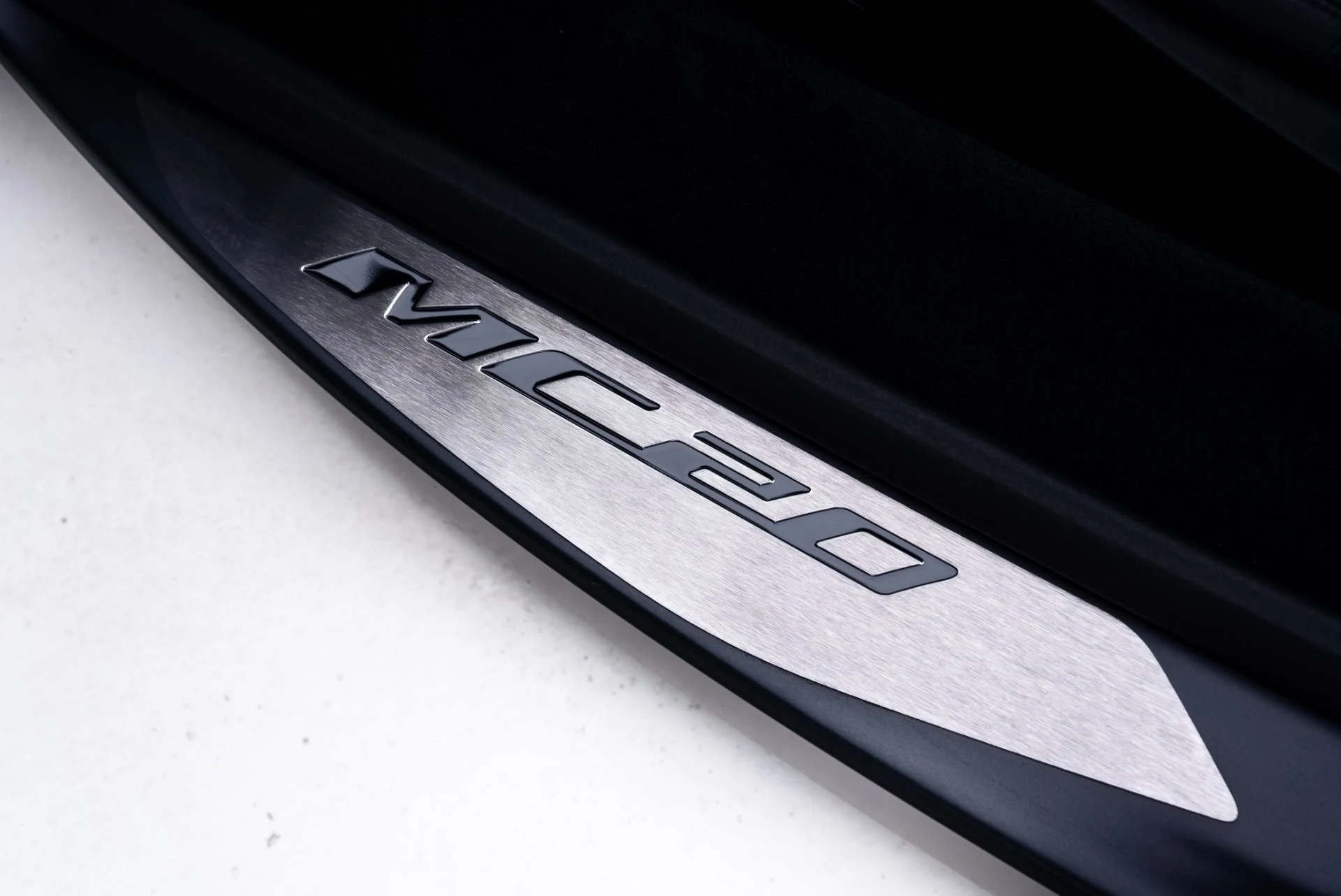 mph032_1168216858_Used_2023_Maserati_MC_20_1771372792_2a6dbdeb83