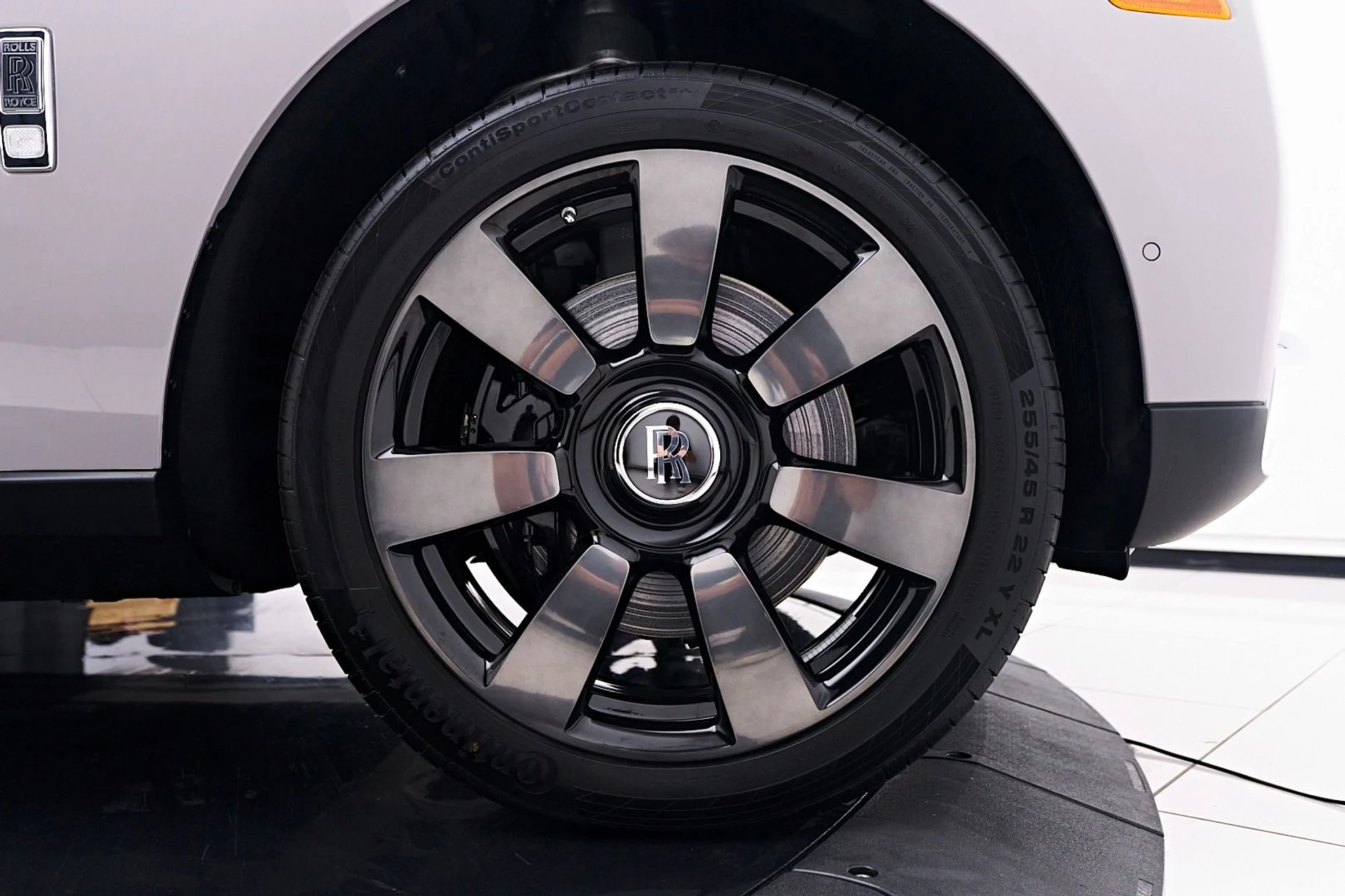 mph032_1178734828_Used_2024_Rolls_Royce_Cullinan_Base_1745091645_314505db8f