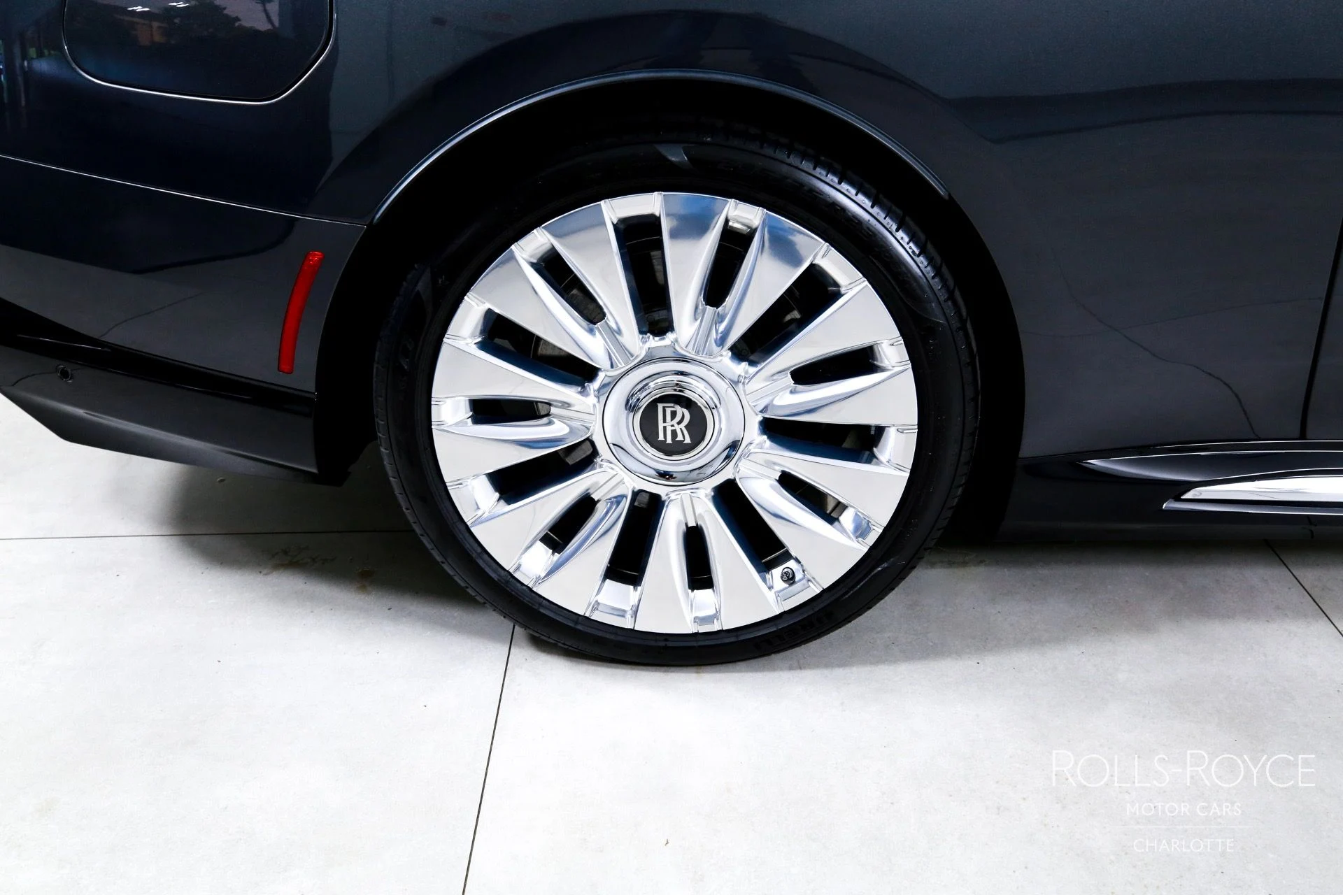 mph032_1182458258_Used_2025_Rolls_Royce_Spectre_1757713679_c6334a72fd