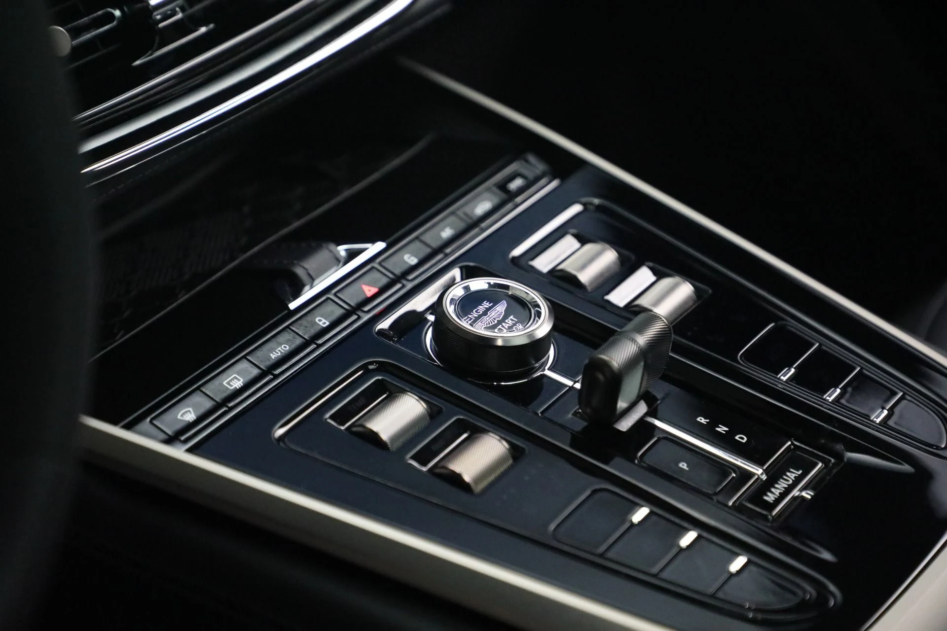 mph032_1194767783_New_2026_Aston_Martin_DBX_S_1775590557_b0057aa4d2