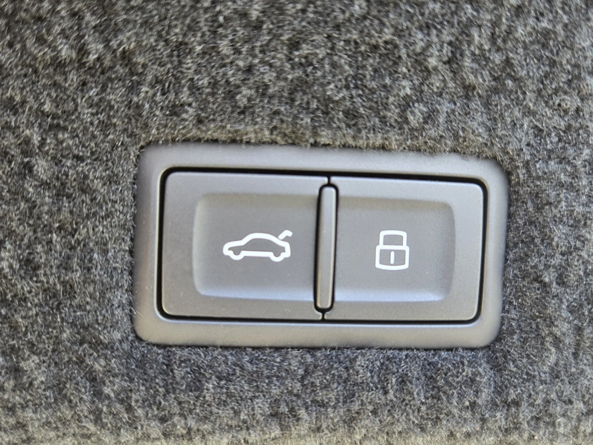 mph032_1198800858_4b75bcd09ef43fe895f6fd768e68f7a1x_7bf65504e9