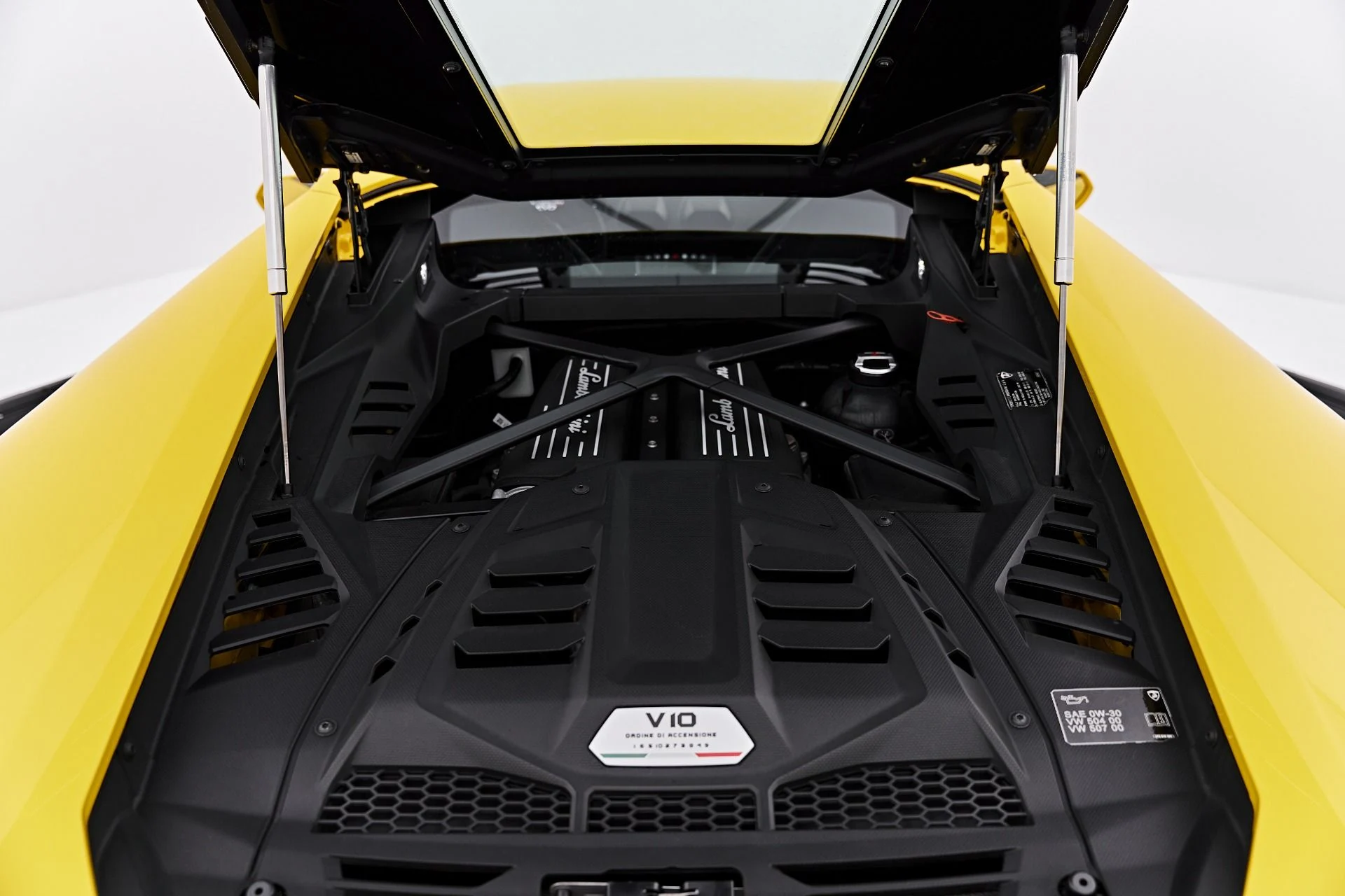 mph032_1204060395_Used_2022_Lamborghini_Huracan_EVO_Base_1787357845_9f29fea8ef
