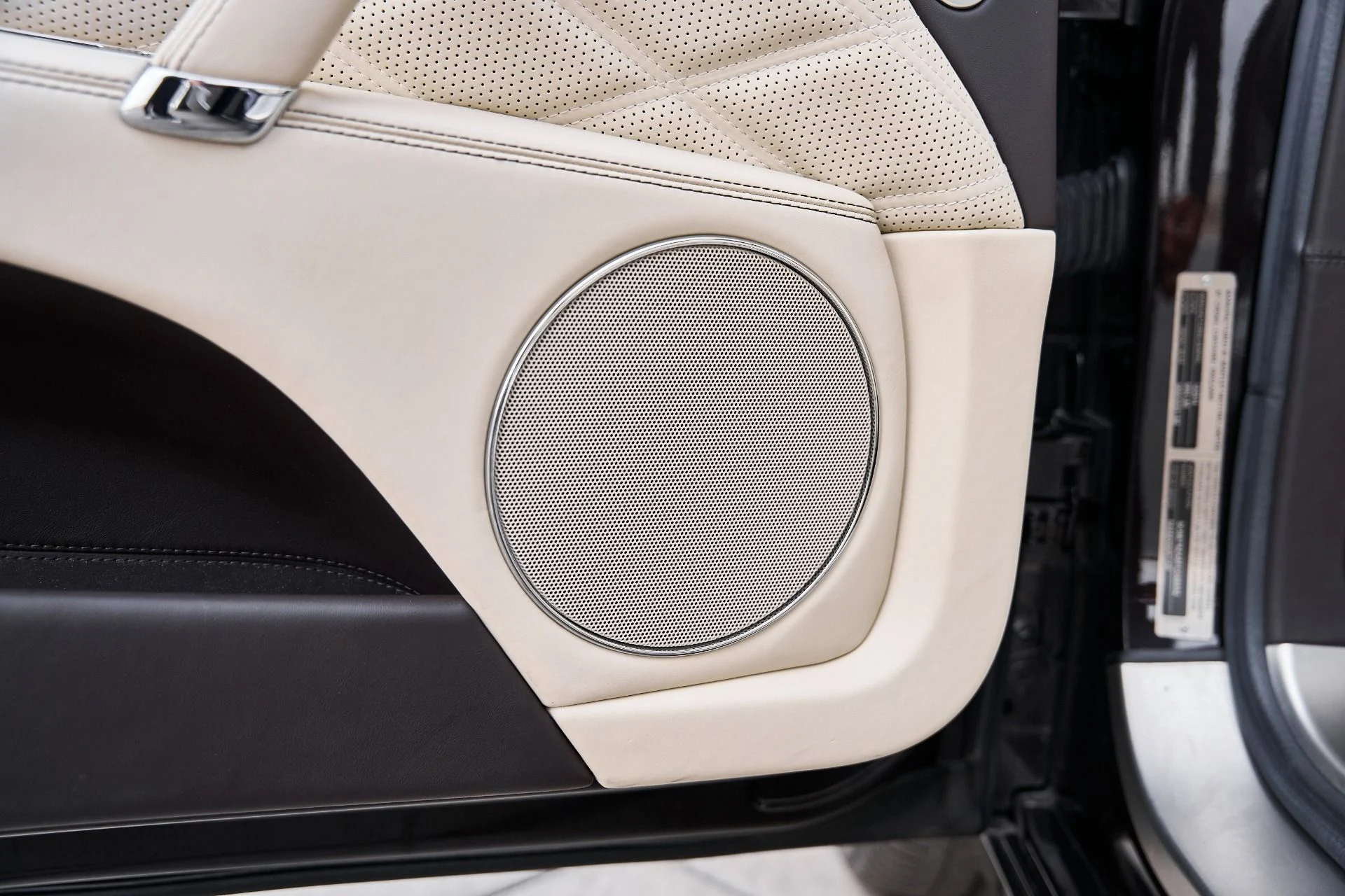 mph032_1226688882_Used_2015_Bentley_Flying_Spur_V8_1769278351_ad9638553e