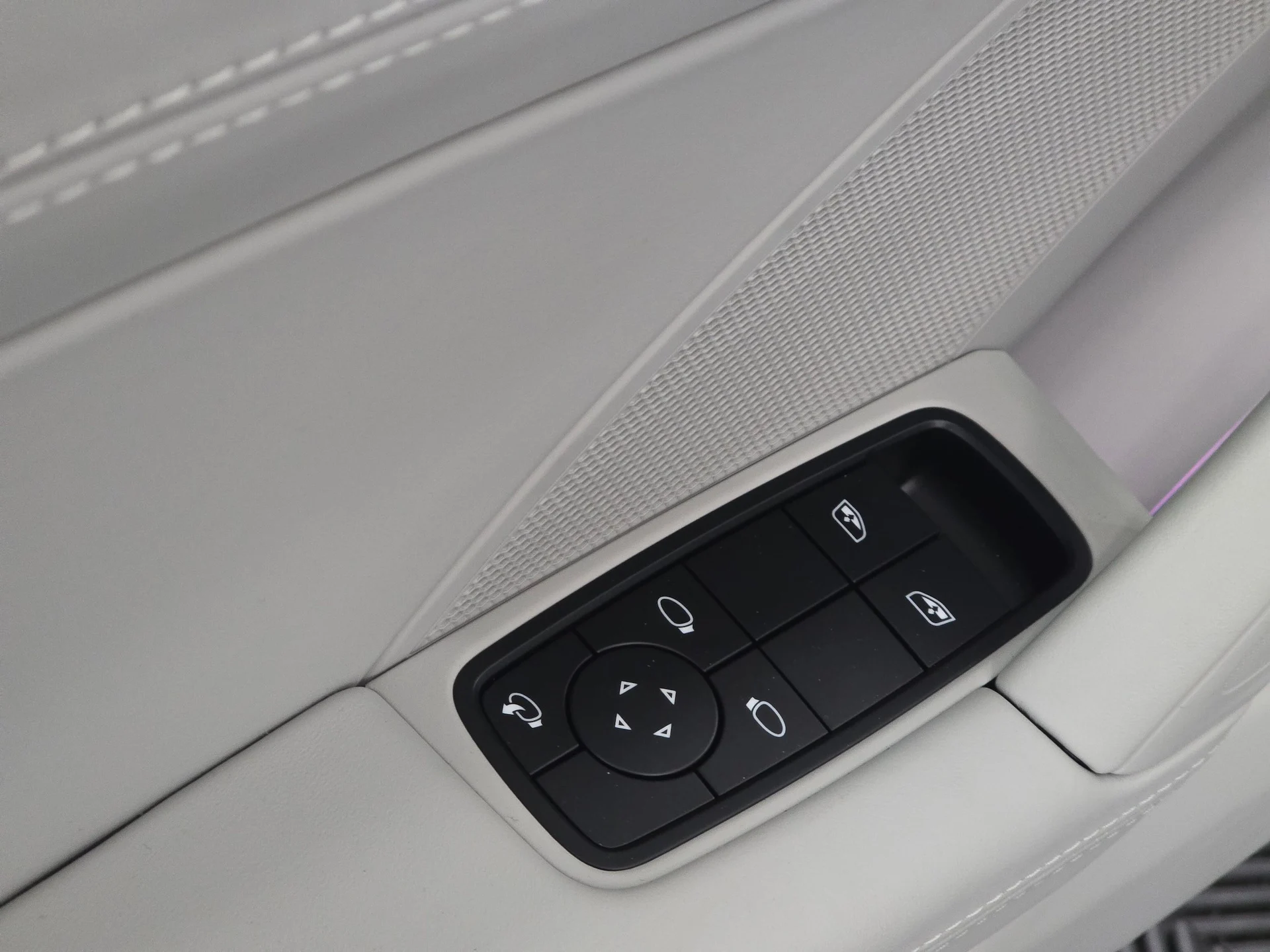 mph032_1230393929_24b3a440abc5359cbd92b080b489f06fx_b3268d95fb