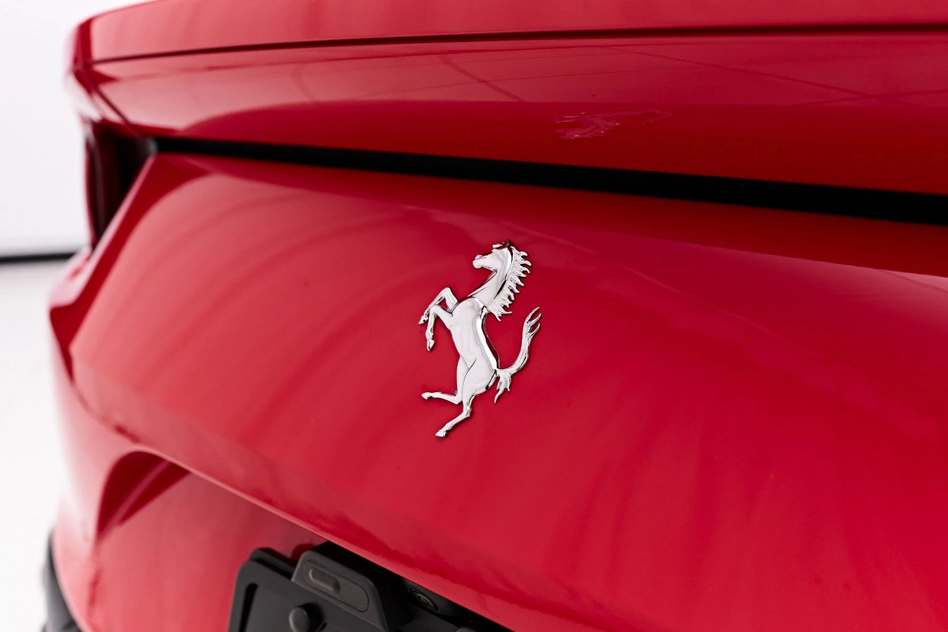 mph032_1239617077_Used_2018_Ferrari_812_Superfast_Base_1749002871_30901abf10