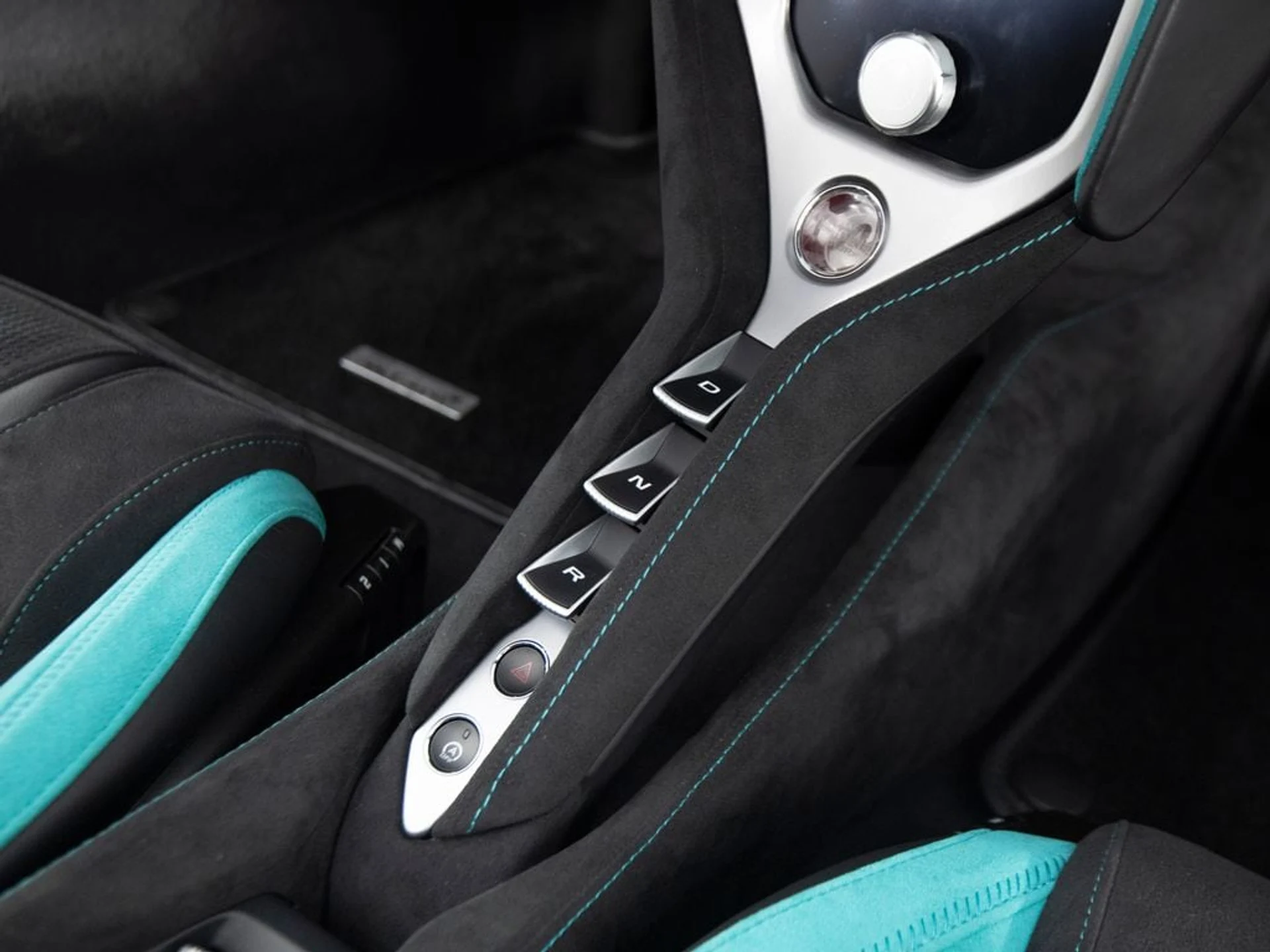 mph032_1254459796_04a3a1387898ff0f1f2be002fe794964x_c9779d9bae