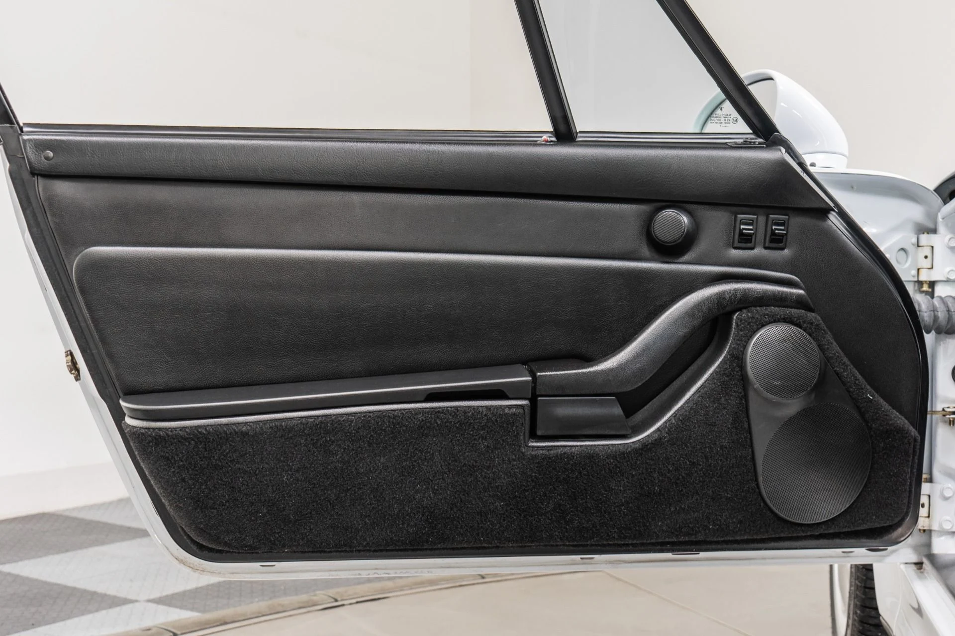mph032_1255233061_Used_1997_Porsche_911_Carrera_C2_S_16_K_Miles_6_Speed_Manual_1793370728_dd4114db98
