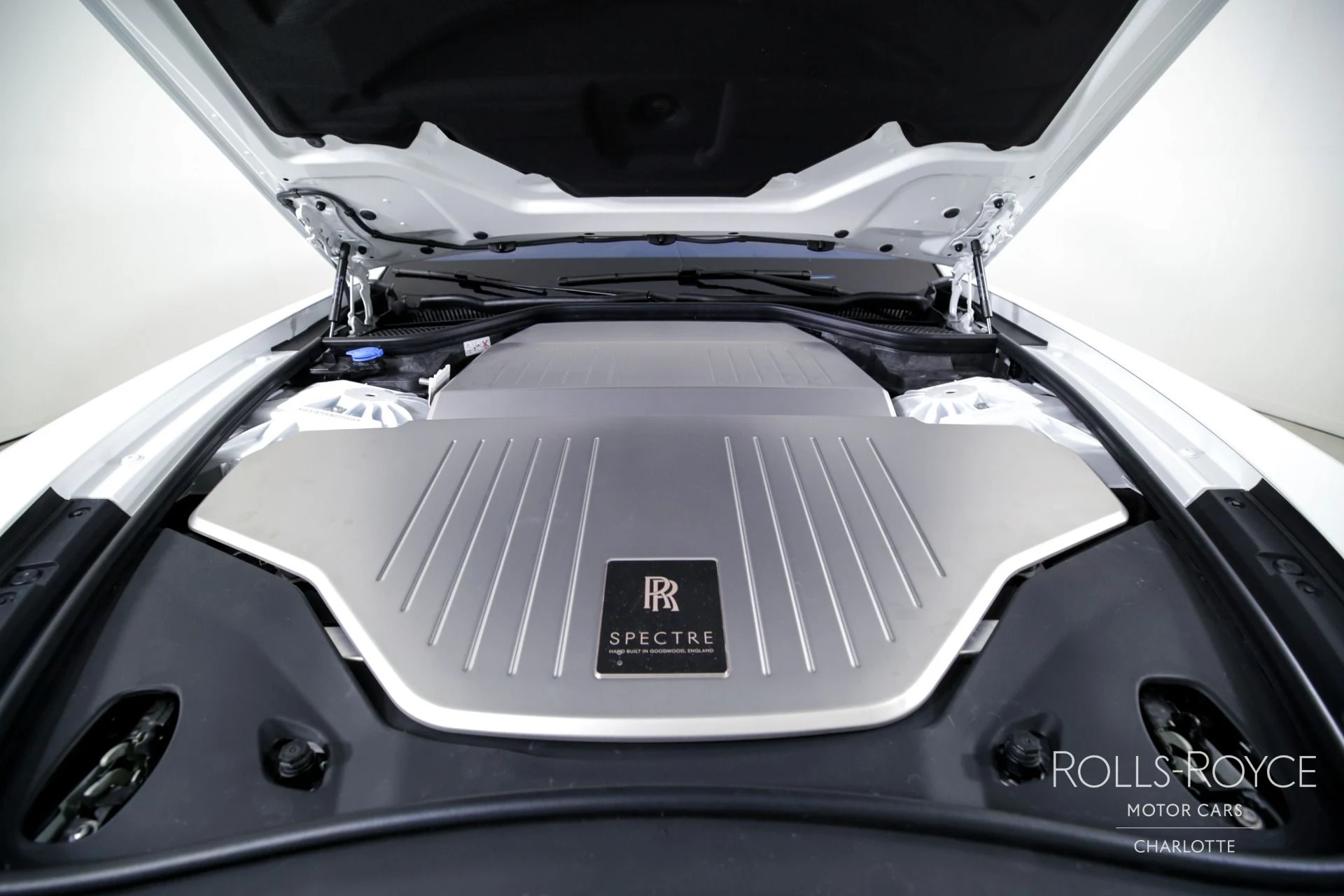 mph032_1257128170_Used_2024_Rolls_Royce_Spectre_1712872063_432a7efb5c
