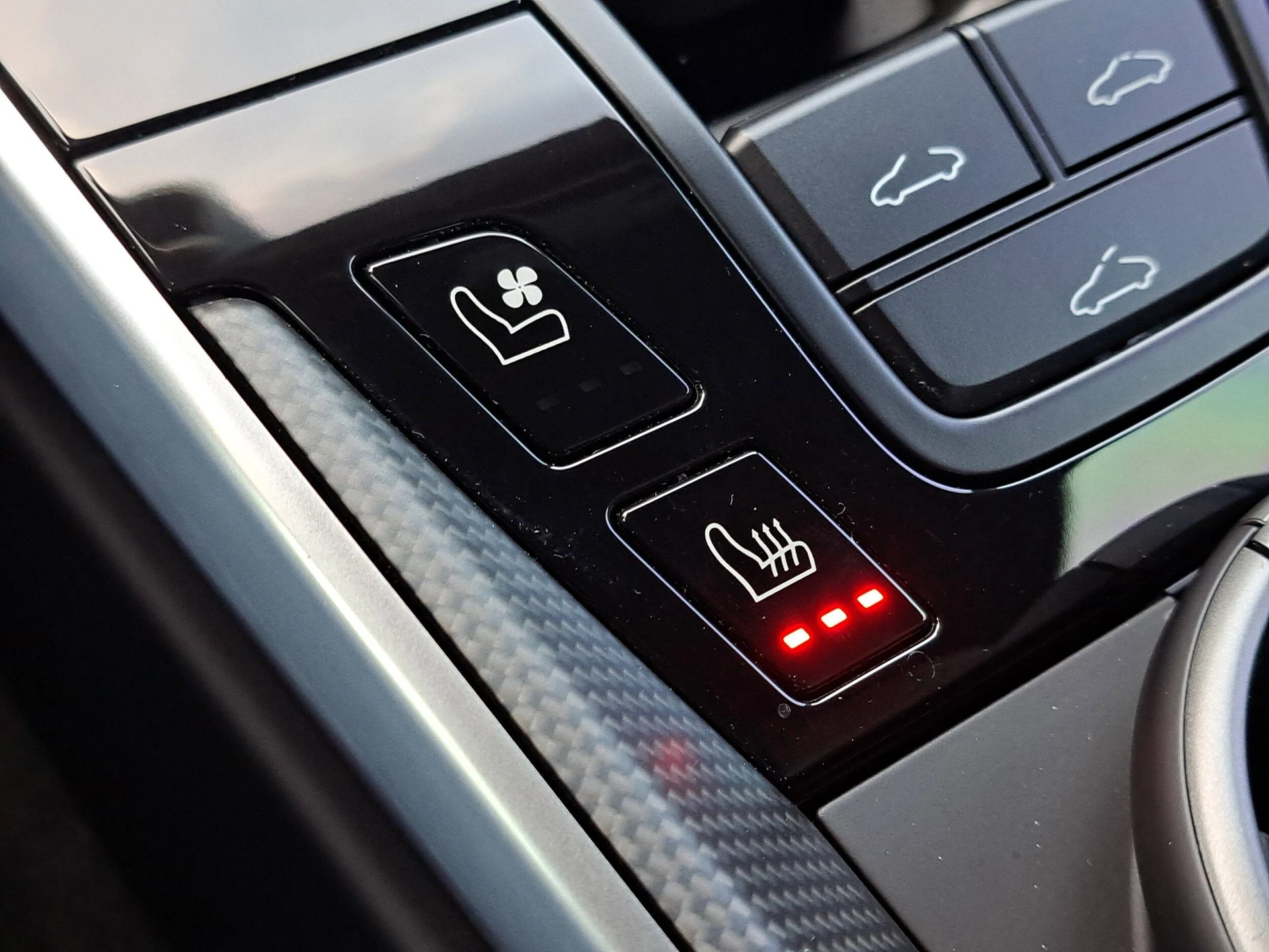 mph032_1268219697_bcc81a925023863f20f791823270f3c7x_34ca106e37