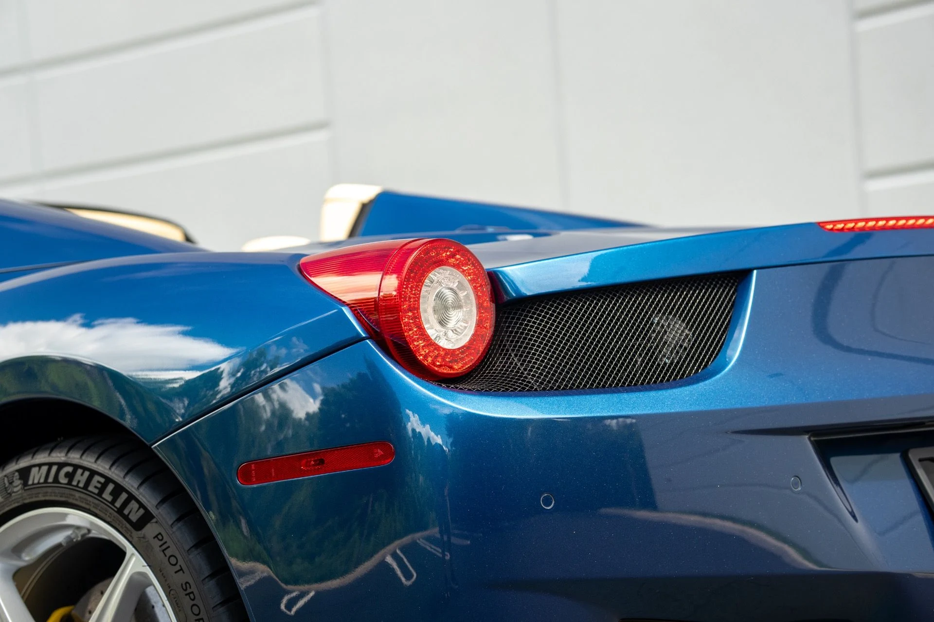 mph032_1291139889_Used_2014_Ferrari_458_Spider_1757965695_3f03d7d9f9