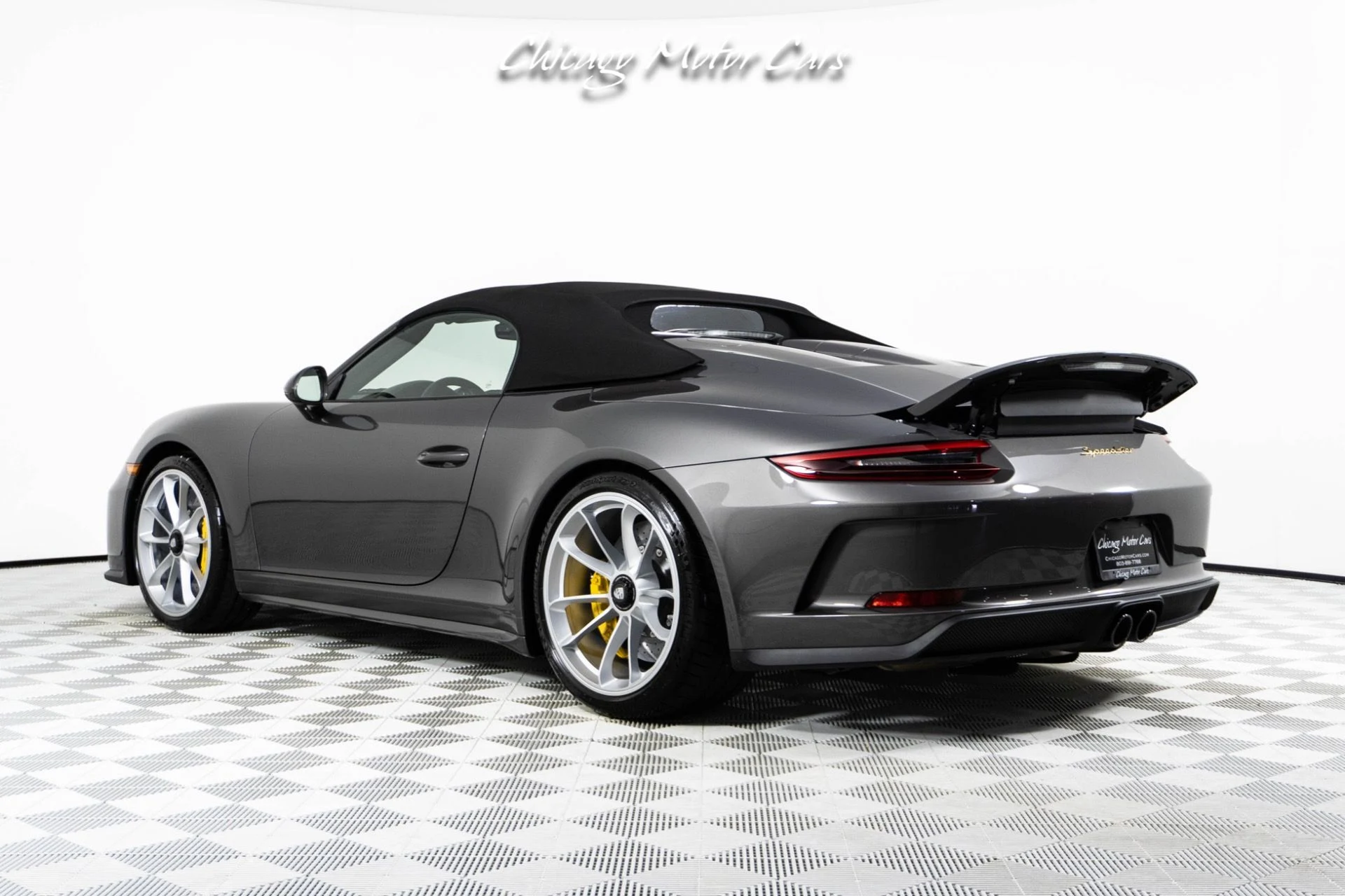 mph032_131074867_13457_p33_l_8a49d3c354