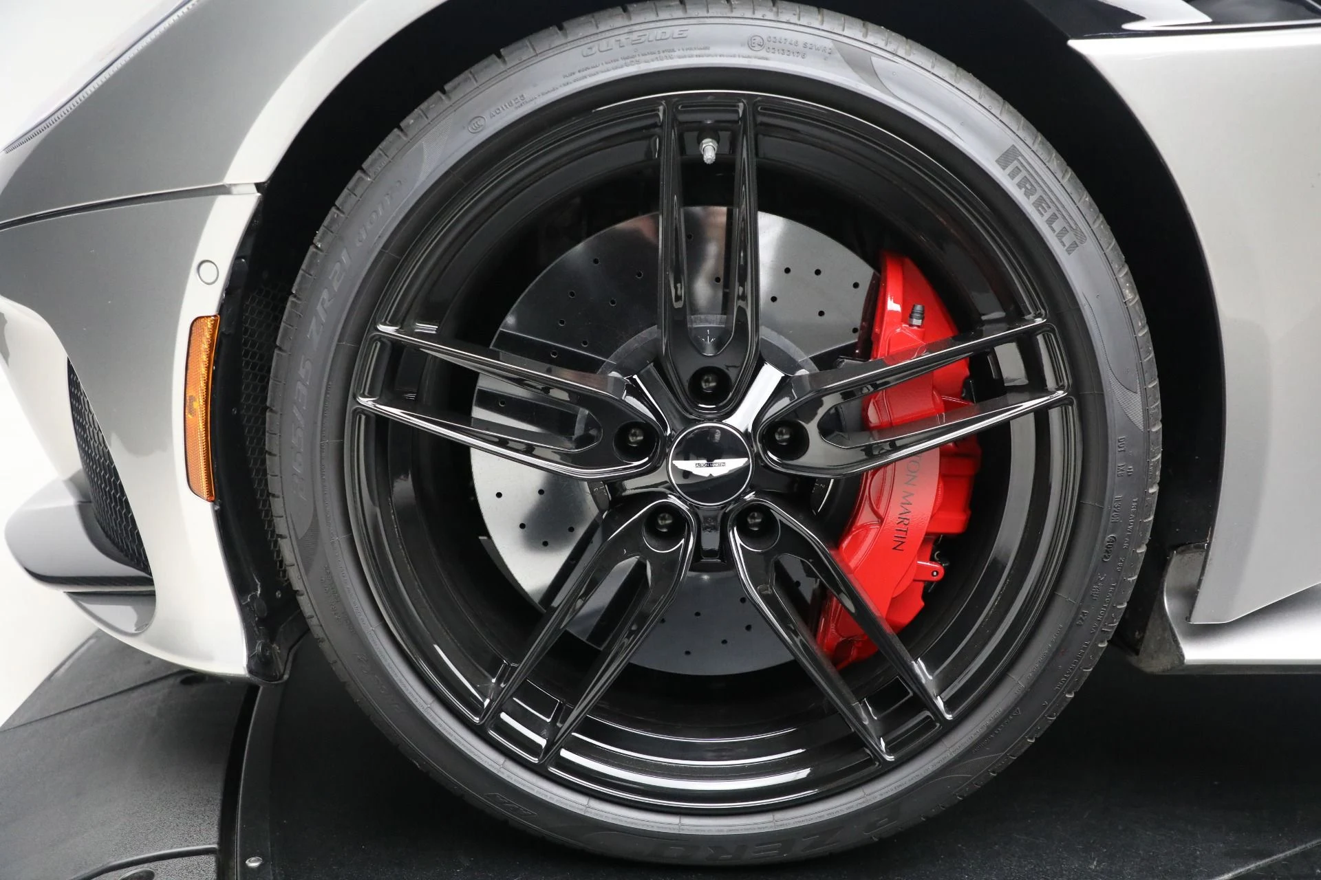 mph032_1335737425_Used_2023_Aston_Martin_DBS_Superleggera_ff1803bf77