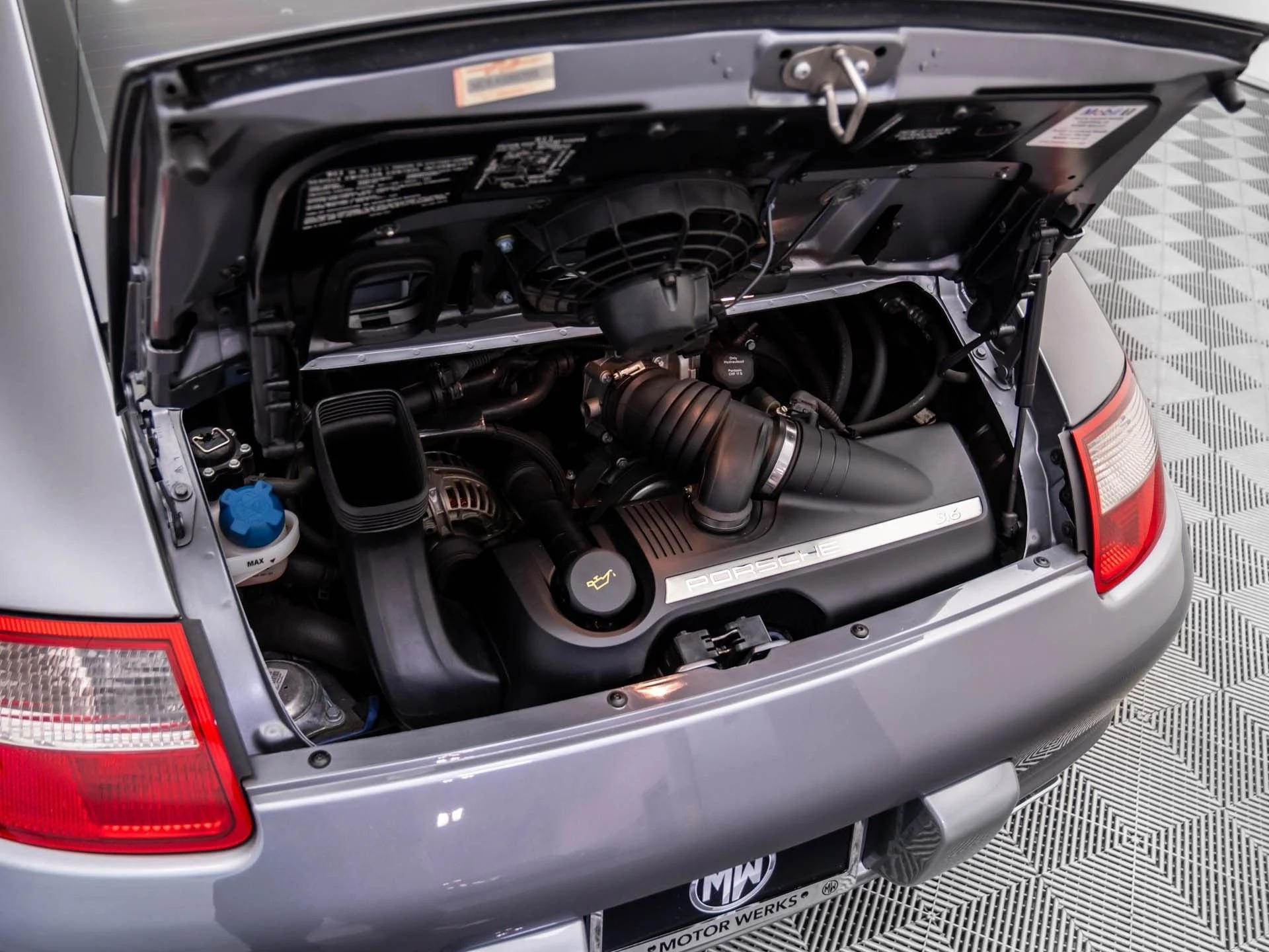 mph032_135496786_2f41286bf8707ab4e111392fc2b492bbx_c164ac935e