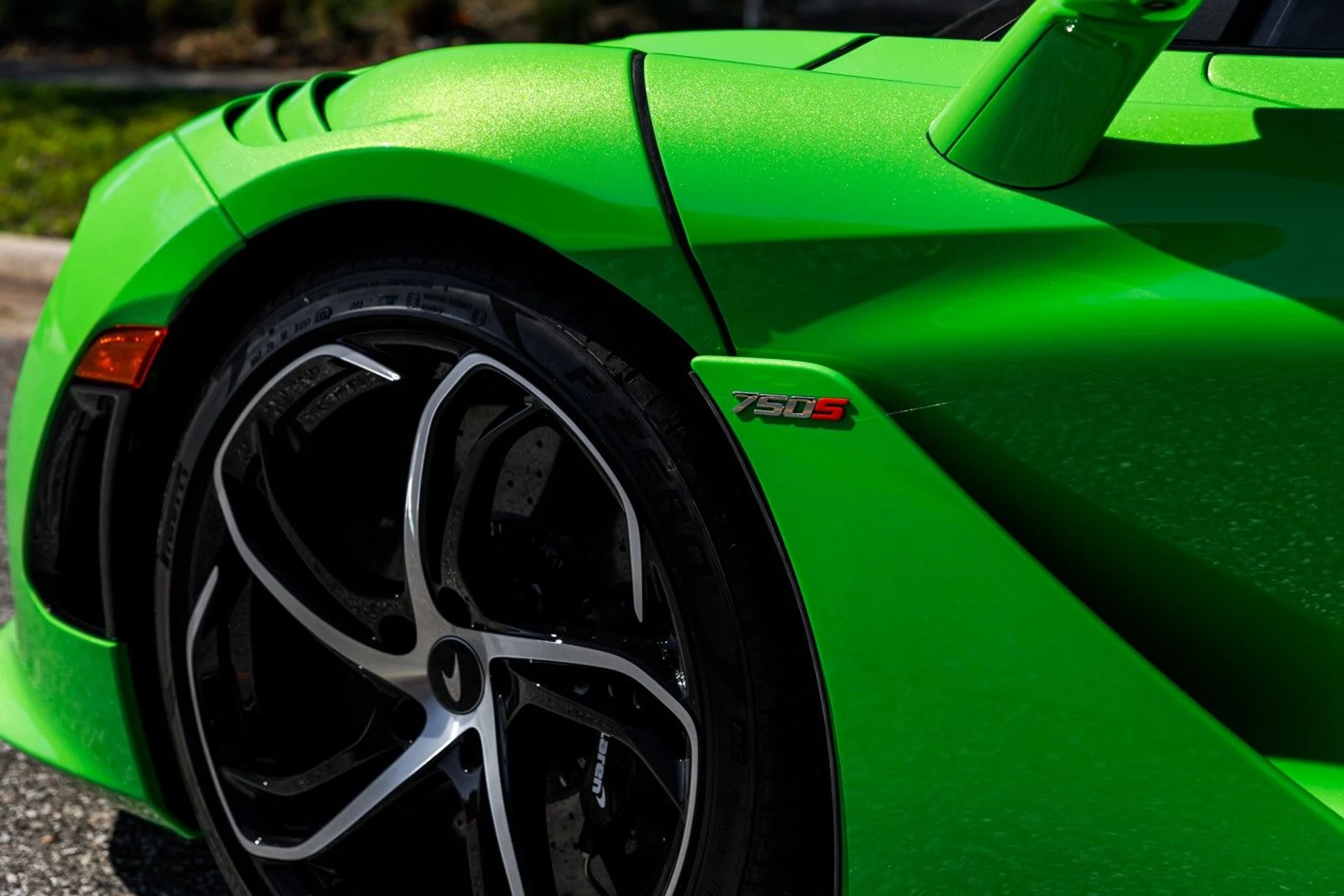 mph032_1356510807_668_p33_l_53a77f8e83