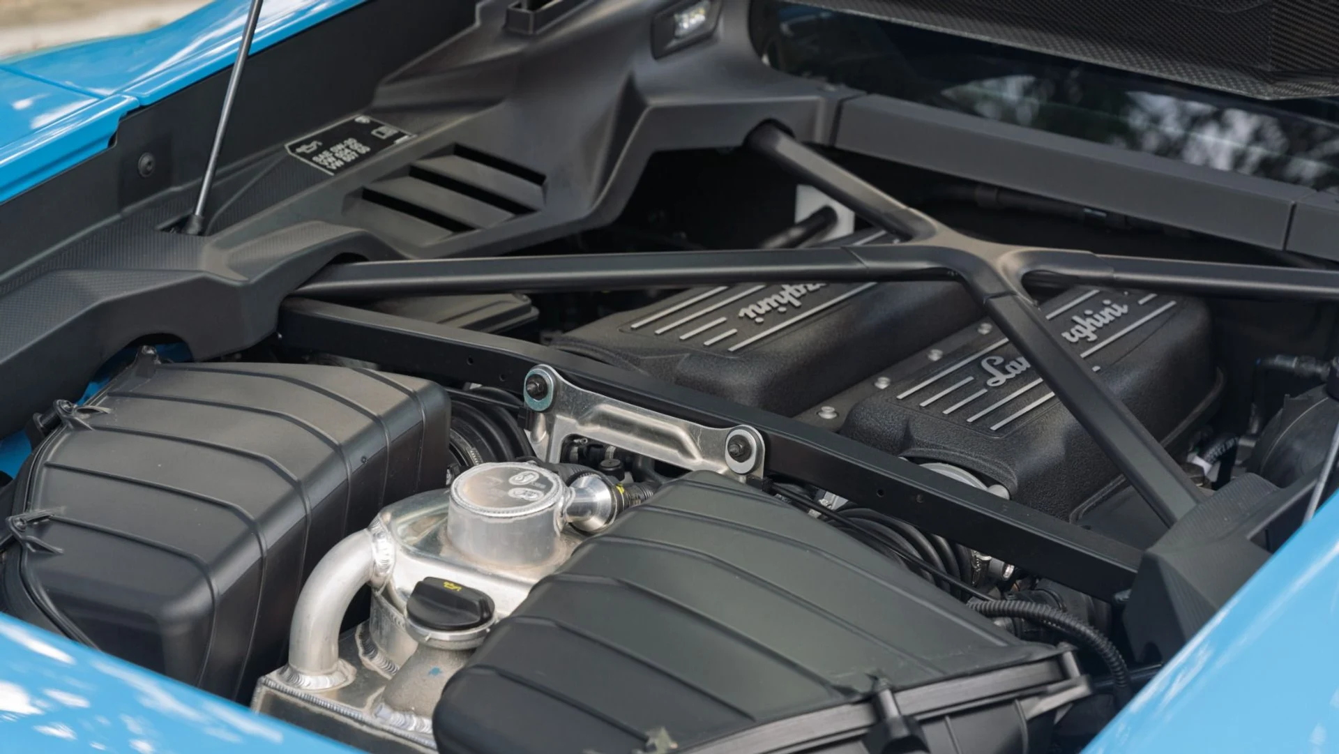 mph032_1370639319_Used_2024_Lamborghini_Huracan_Tecnica_1759426559_08ab95a100