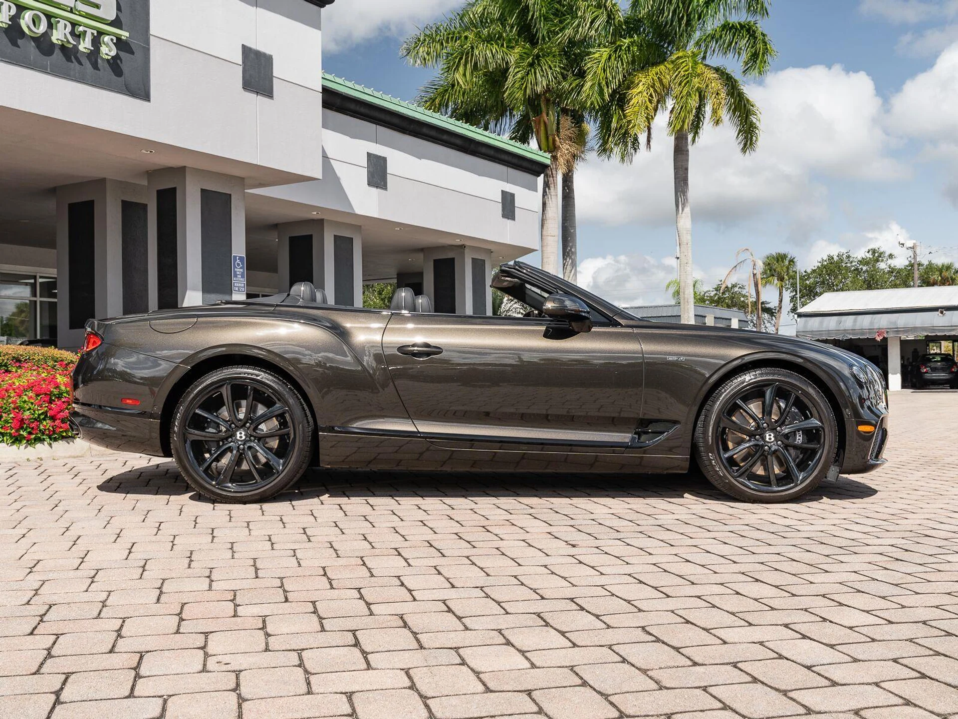 mph032_1378075821_Used_2024_Bentley_Continental_Edition_8_GTC_V8_1793307151_4eb0e16333