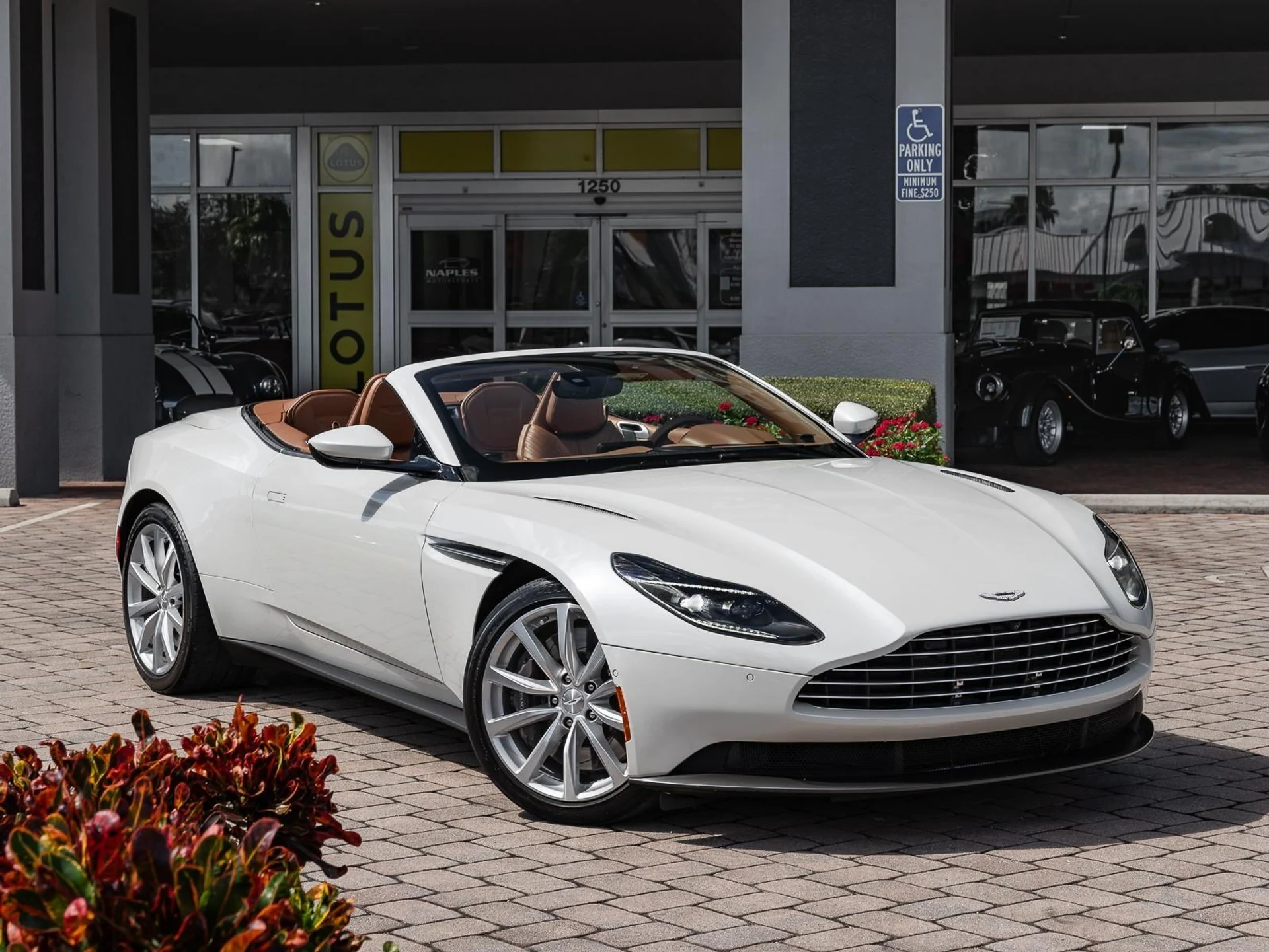 mph032_1380445277_Used_2019_Aston_Martin_DB_11_1760731550_dbe6a795cc