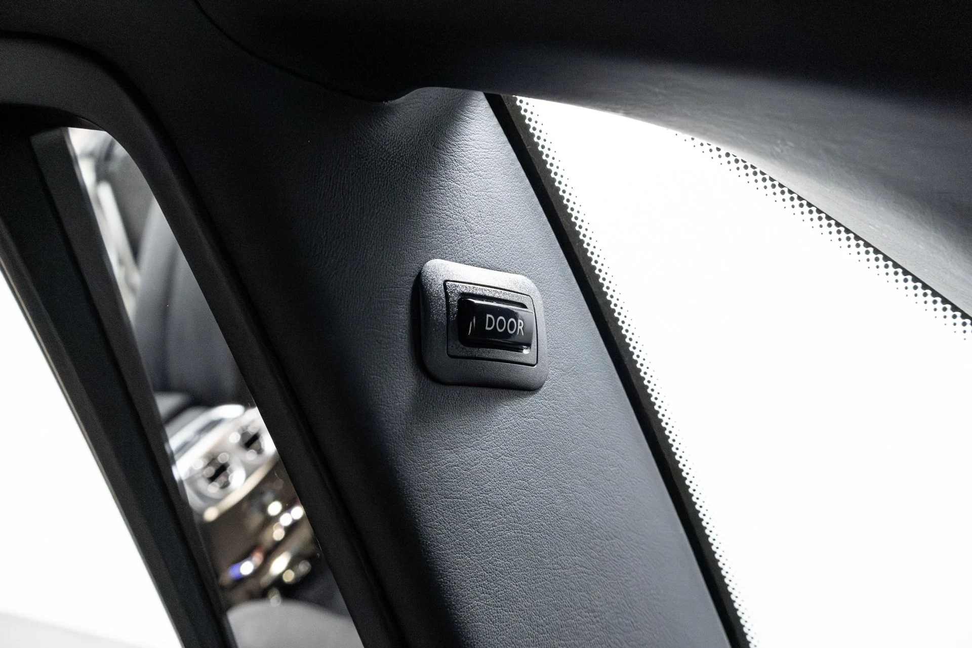 mph032_1390030288_Used_2016_Rolls_Royce_Ghost_1775019332_a4461b1bab