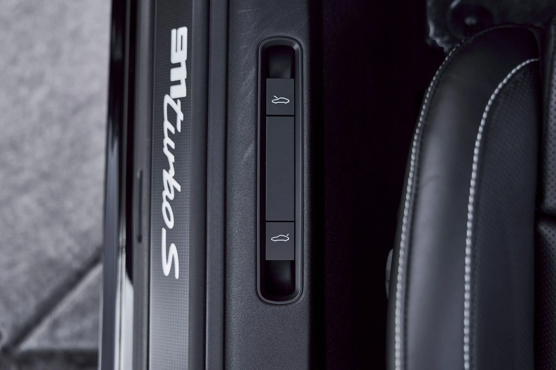 mph032_1418081136_Used_2022_Porsche_911_Turbo_S_1773939920_5c3a147062