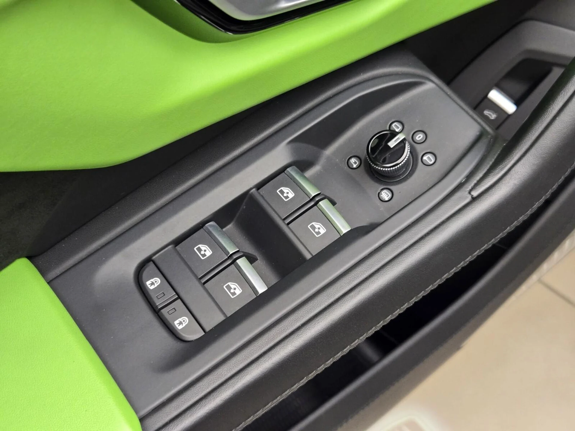 mph032_1430823463_Used_2022_Lamborghini_Urus_1785561918_91ac71e005