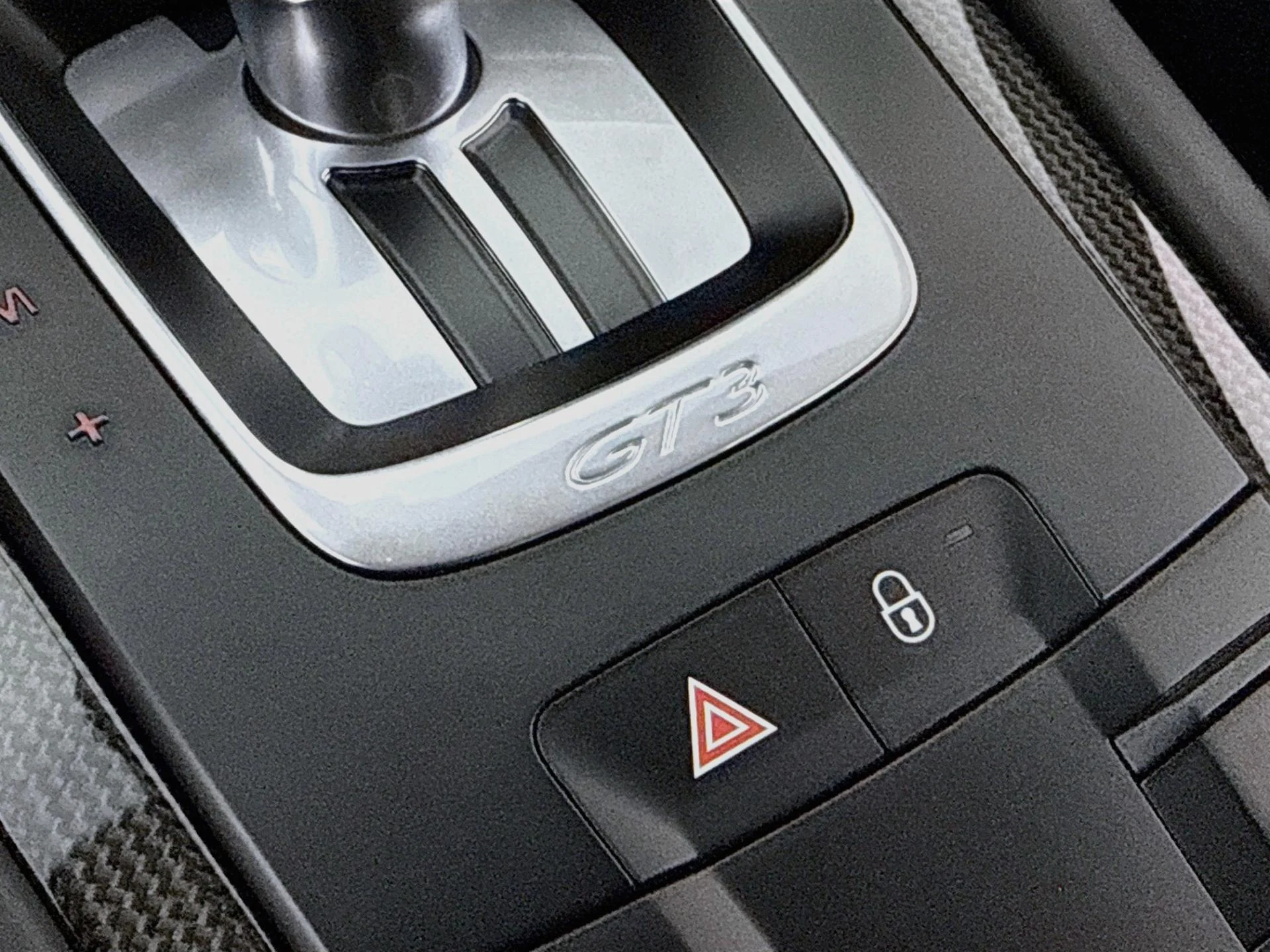 mph032_1502066711_Used_2018_Porsche_911_GT_3_1787596690_b0e6624321