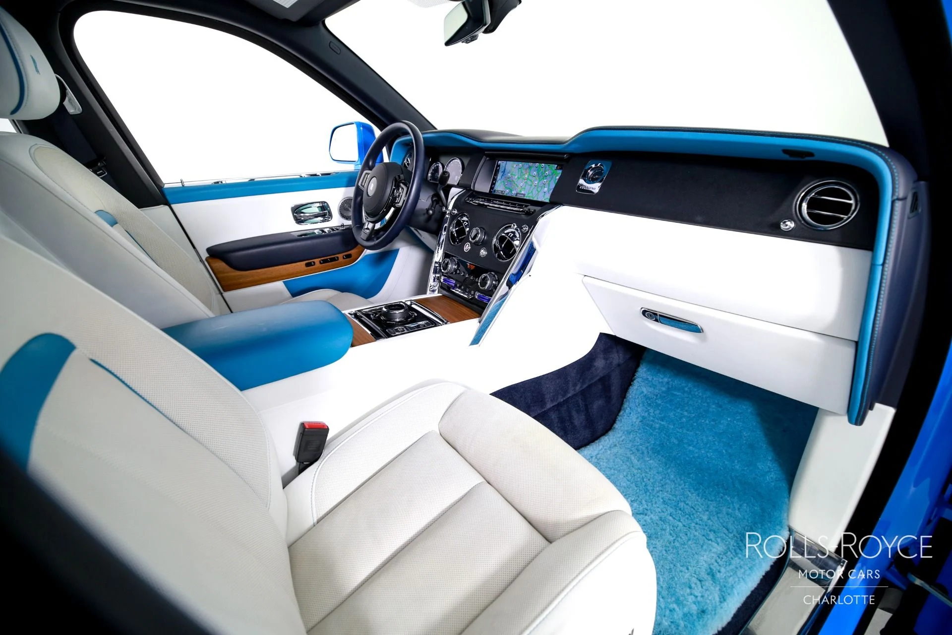 mph032_1505043435_Used_2023_Rolls_Royce_Cullinan_1771369577_1a7422562b