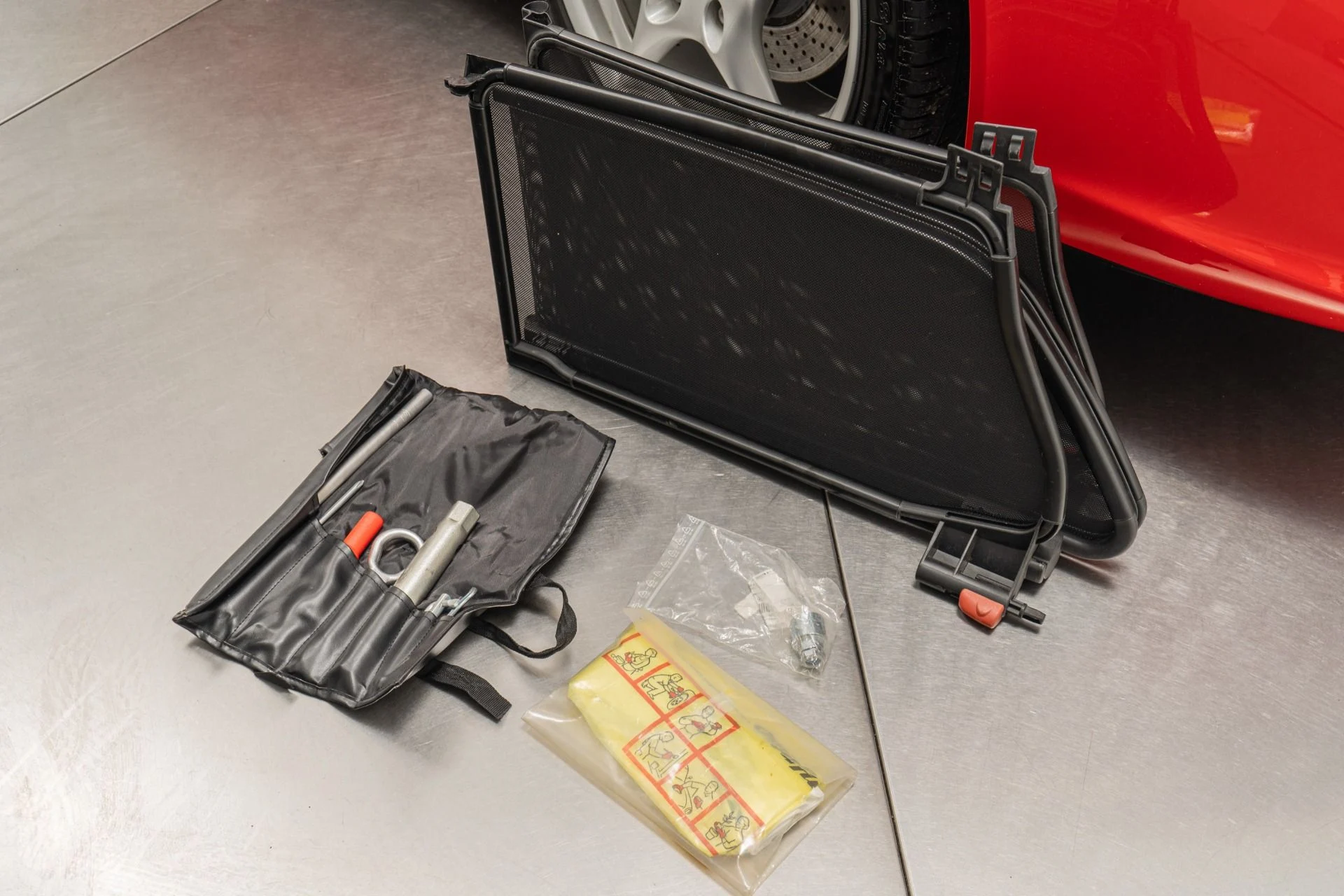 mph032_1506126880_Used_2004_Porsche_911_Carrera_Cabriolet_1761773538_3b7f223fdc