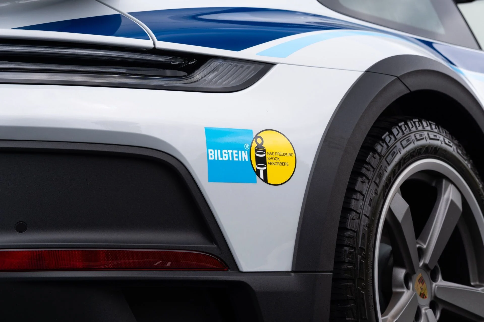 mph032_1521733384_Used_2024_Porsche_911_Dakar_1780610105_632034e932