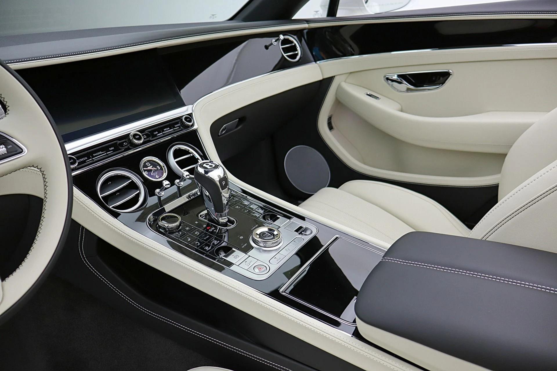 mph032_1523611827_New_2026_Bentley_Continental_GTC_200c898c88