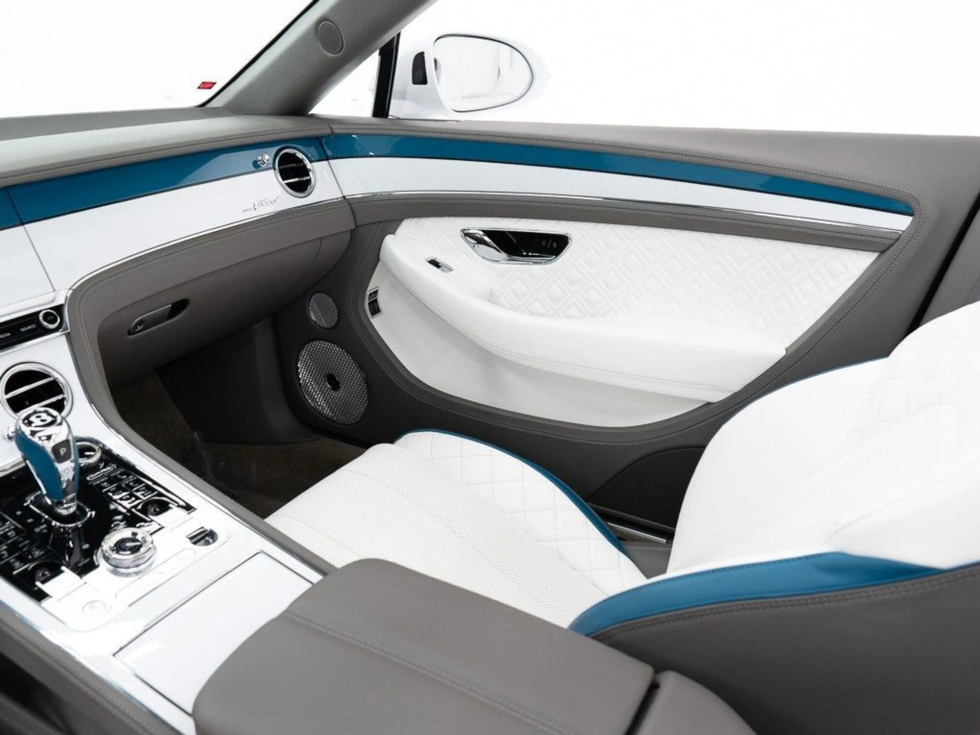 mph032_153175341_a21795dd4fd775e1338610d1a08a83bc_849357613f