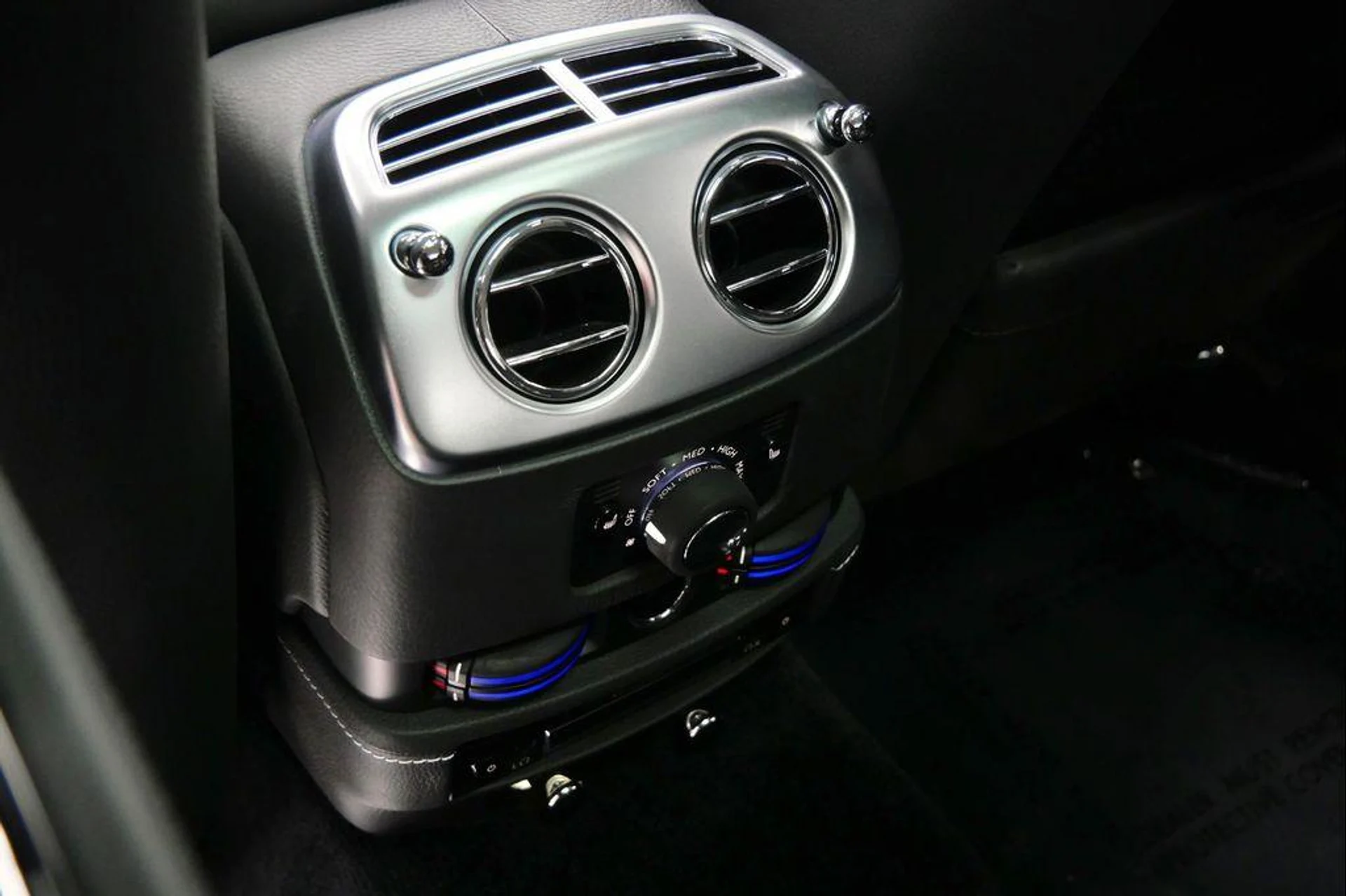 mph032_1535855729_X4i_I_i_ZVY_Ft_Rm_R8_QAM_1_Un_MHDFP_8_360ddda3c9