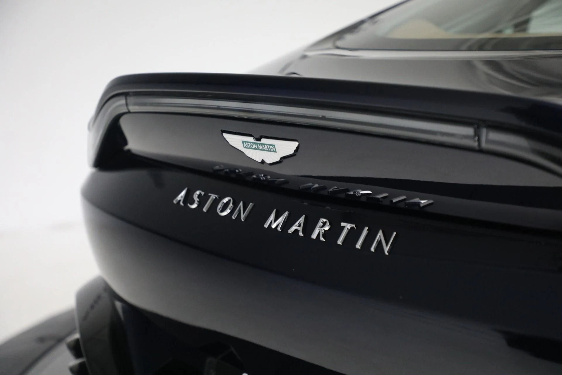 mph032_1558733765_New_2026_Aston_Martin_Vantage_03ab075689