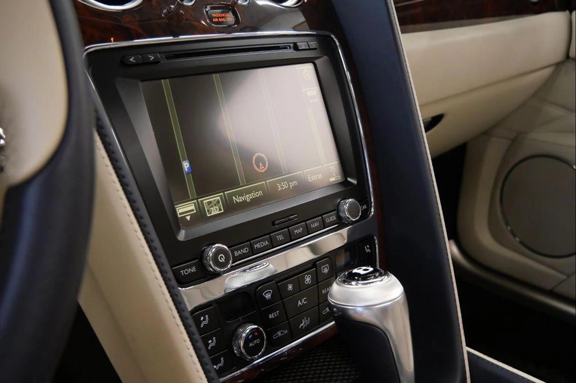 mph032_1578777125_a_QZZ_r4r_Rjli_Bqqr_H_Ln_T7_B4_OYAY_c40b218b28