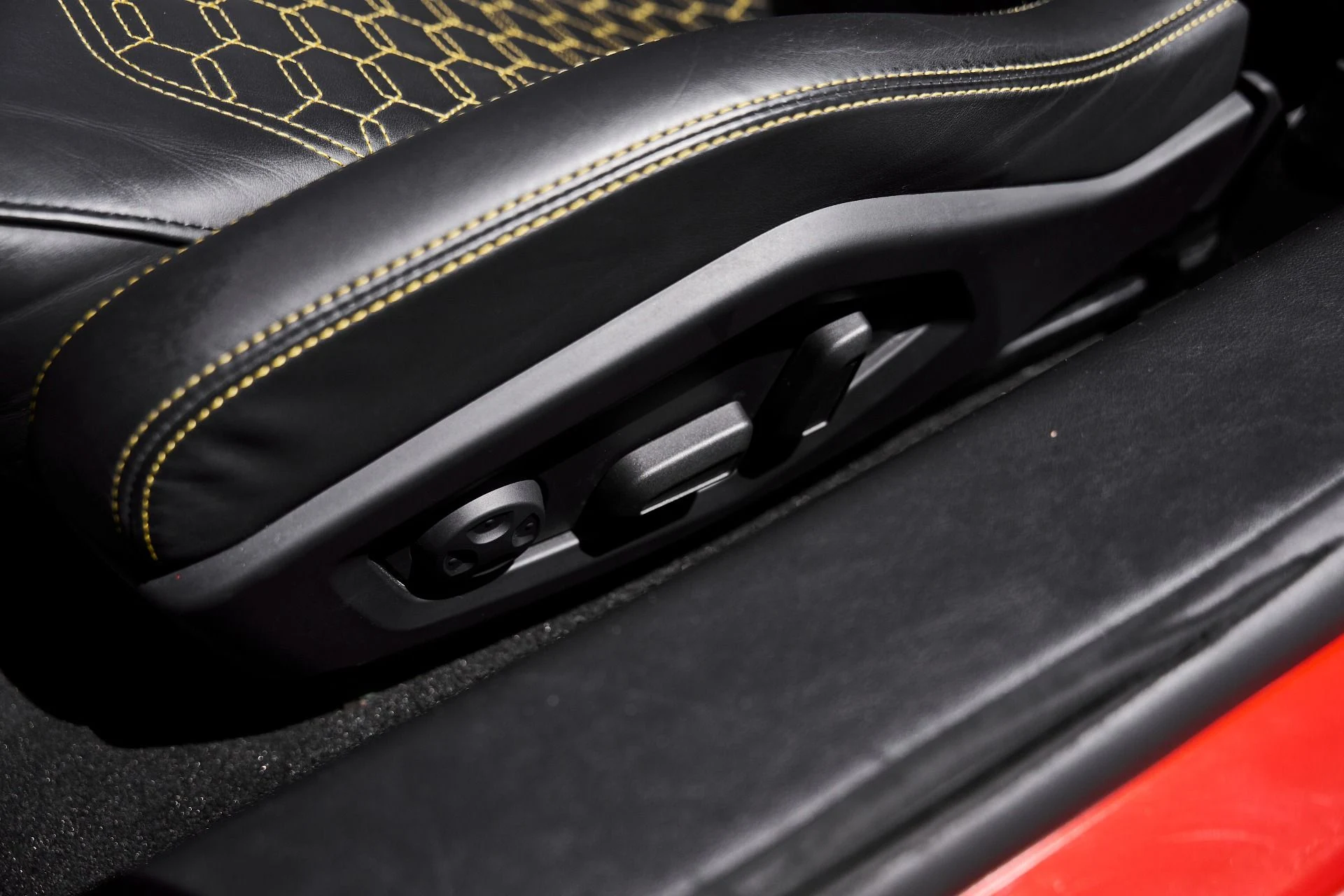 mph032_1588814021_Used_2023_Lamborghini_Huracan_EVO_Base_1776733424_e70c7ec59f