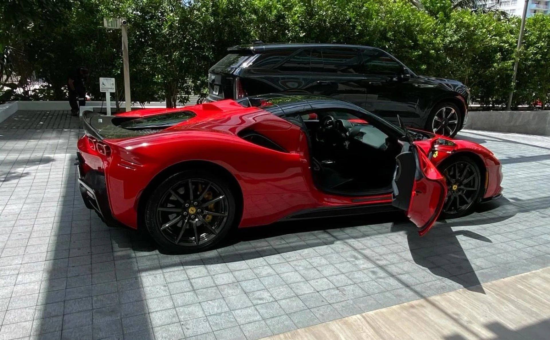 mph032_1589700409_Used_2023_Ferrari_SF_90_Spider_1758758144_1c9d900b5f
